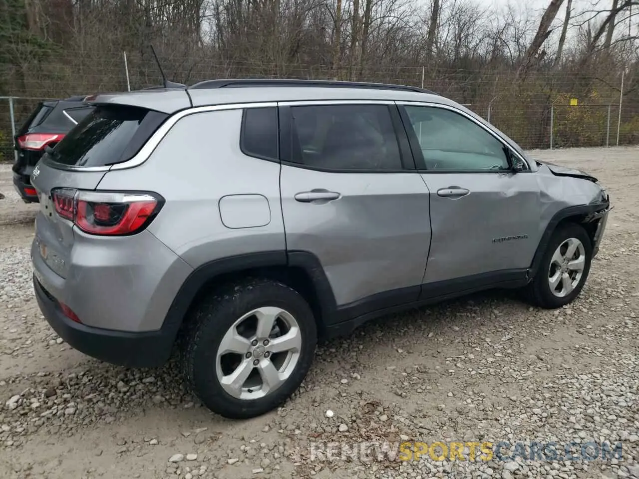 3 Photograph of a damaged car 3C4NJDBB6LT100572 JEEP COMPASS 2020