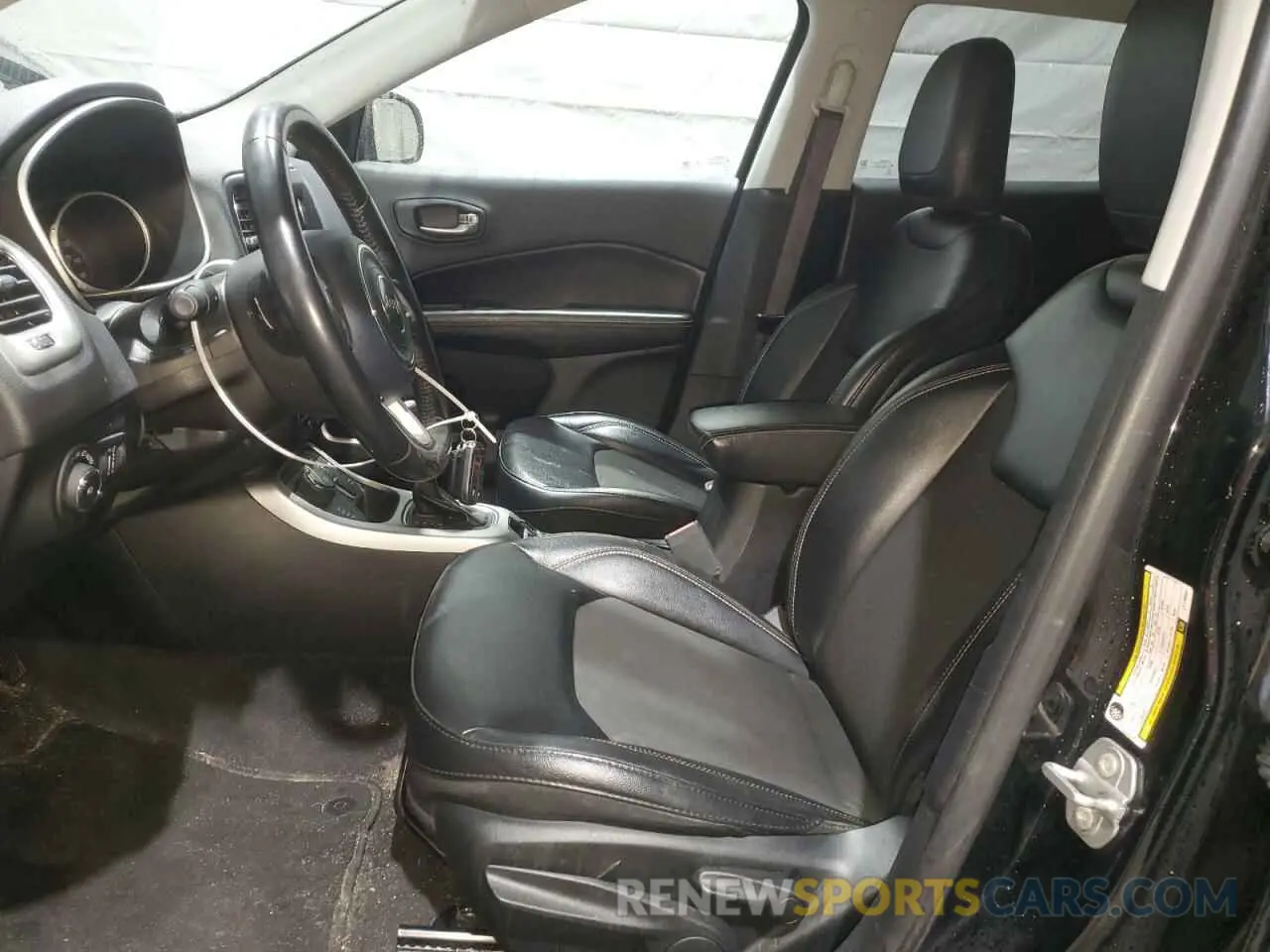 7 Photograph of a damaged car 3C4NJDBB6LT116884 JEEP COMPASS 2020