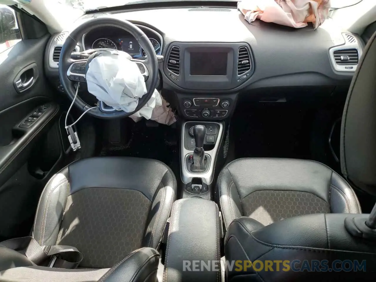 8 Photograph of a damaged car 3C4NJDBB6LT154311 JEEP COMPASS 2020