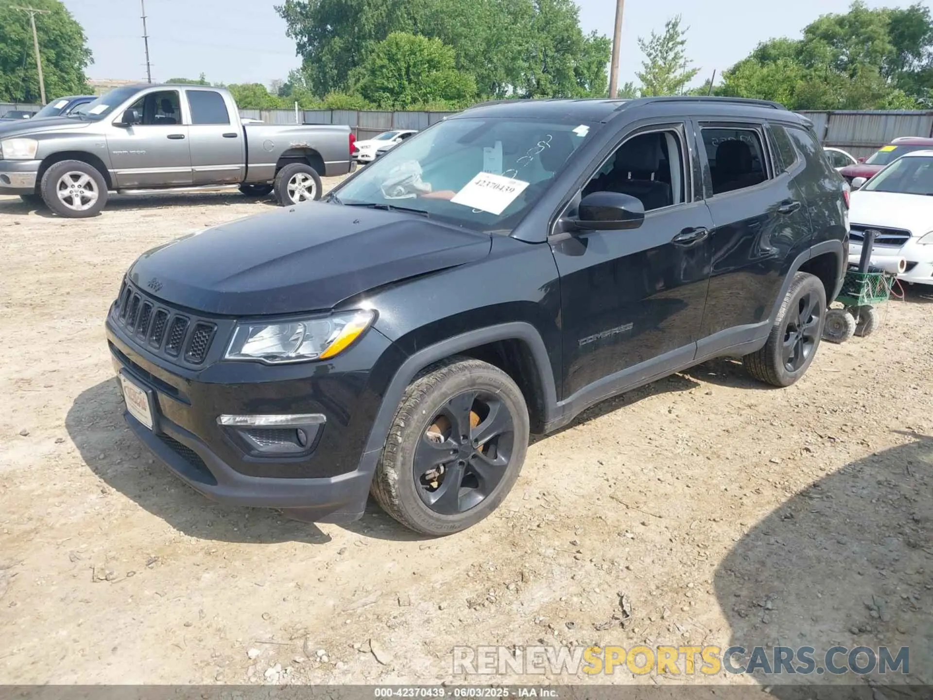 2 Photograph of a damaged car 3C4NJDBB6LT209985 JEEP COMPASS 2020