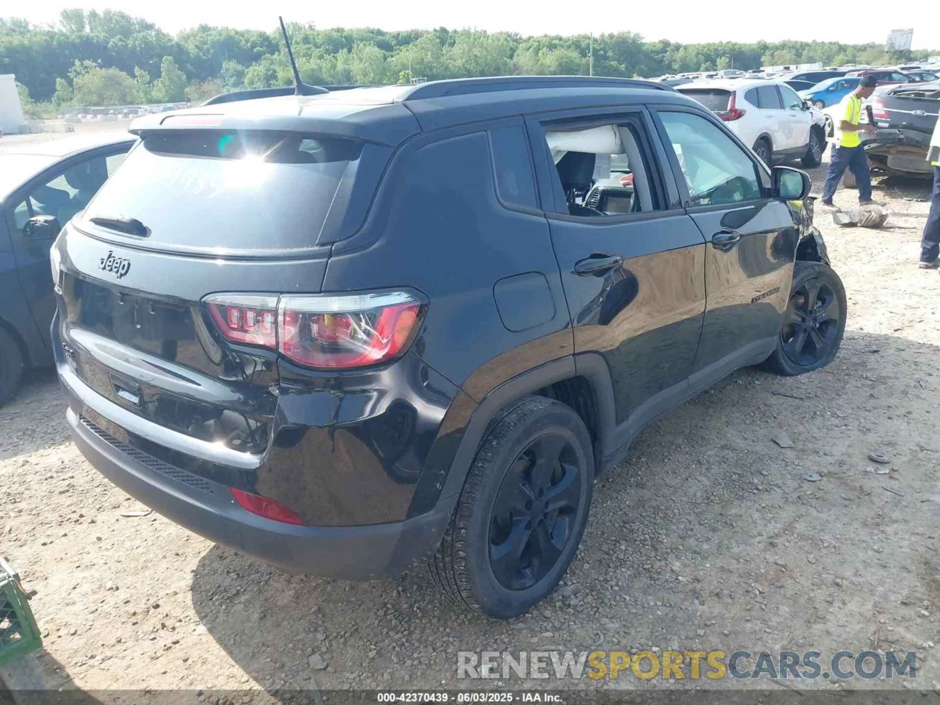 4 Photograph of a damaged car 3C4NJDBB6LT209985 JEEP COMPASS 2020