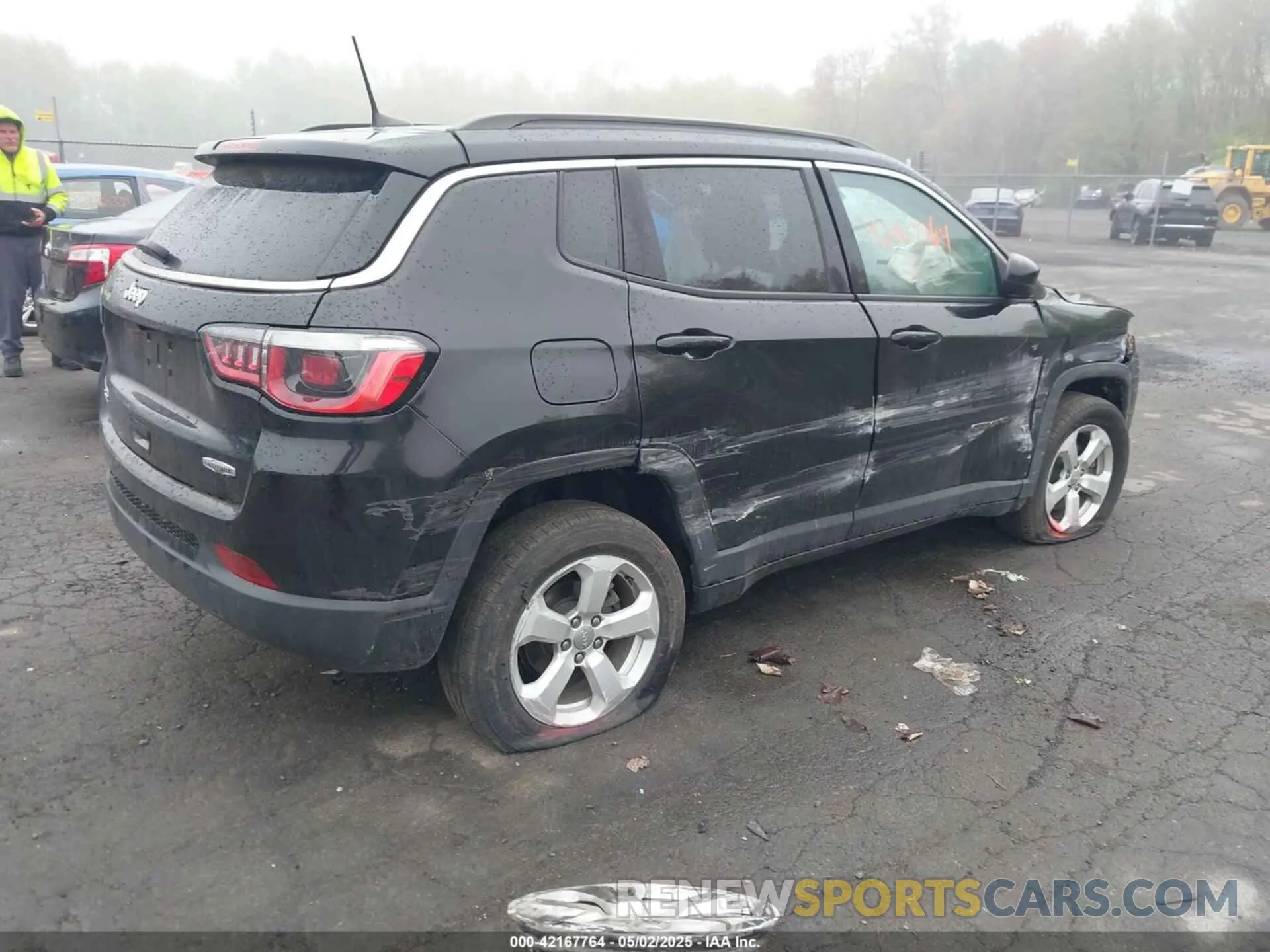 4 Photograph of a damaged car 3C4NJDBB7LT100998 JEEP COMPASS 2020