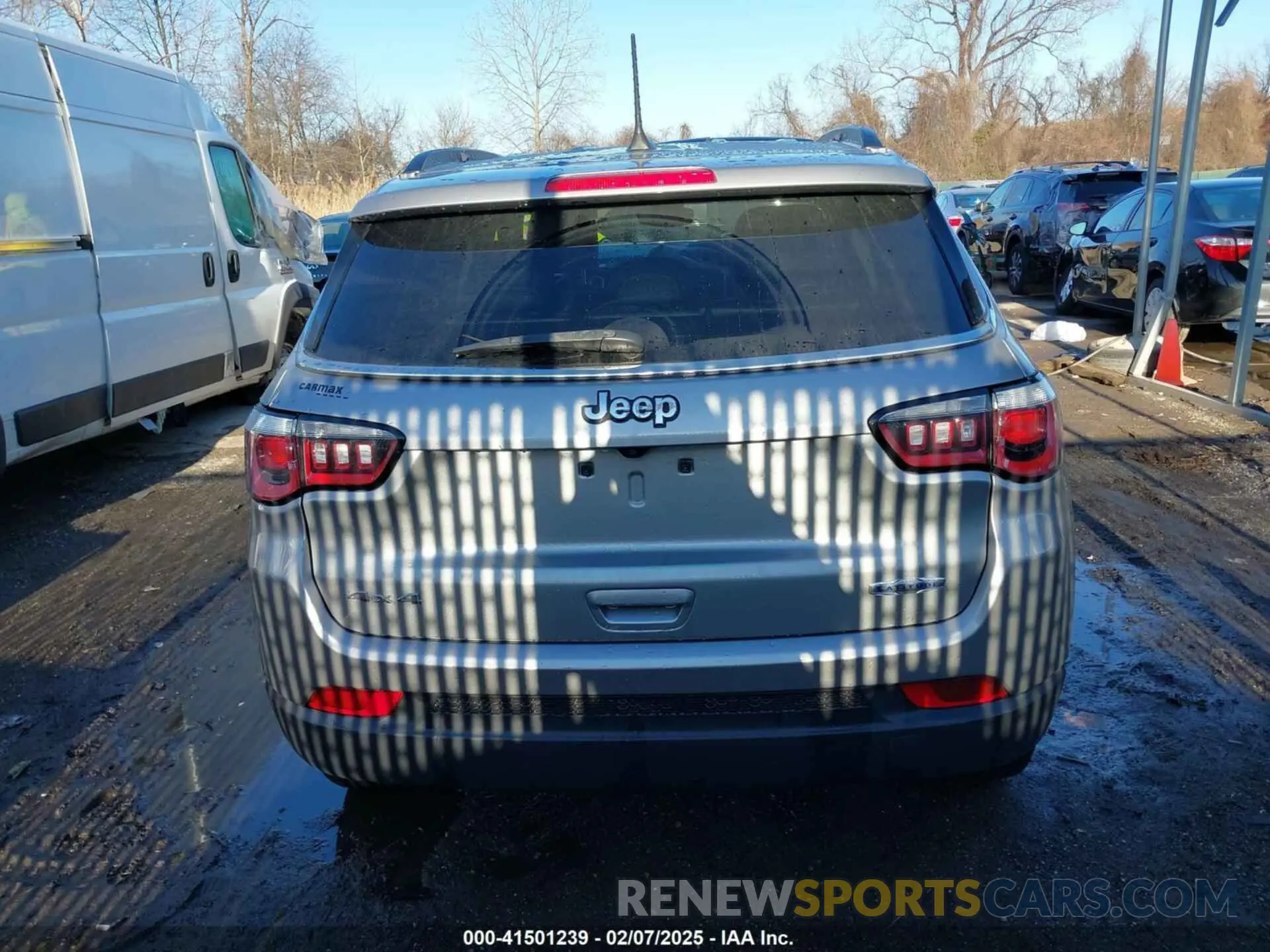 17 Photograph of a damaged car 3C4NJDBB7LT148324 JEEP COMPASS 2020