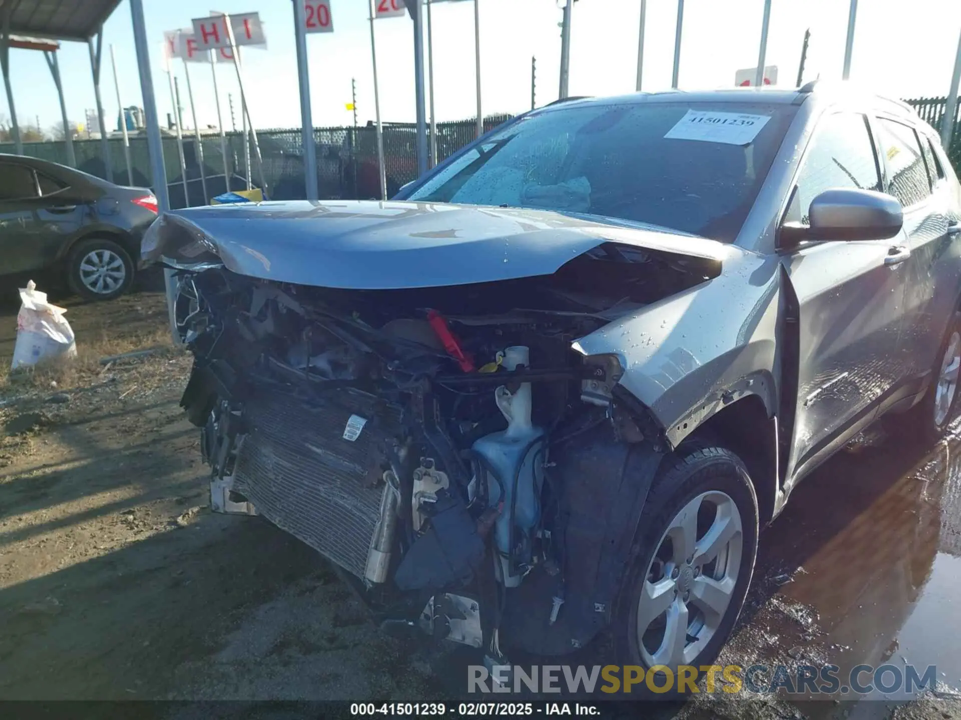 19 Photograph of a damaged car 3C4NJDBB7LT148324 JEEP COMPASS 2020