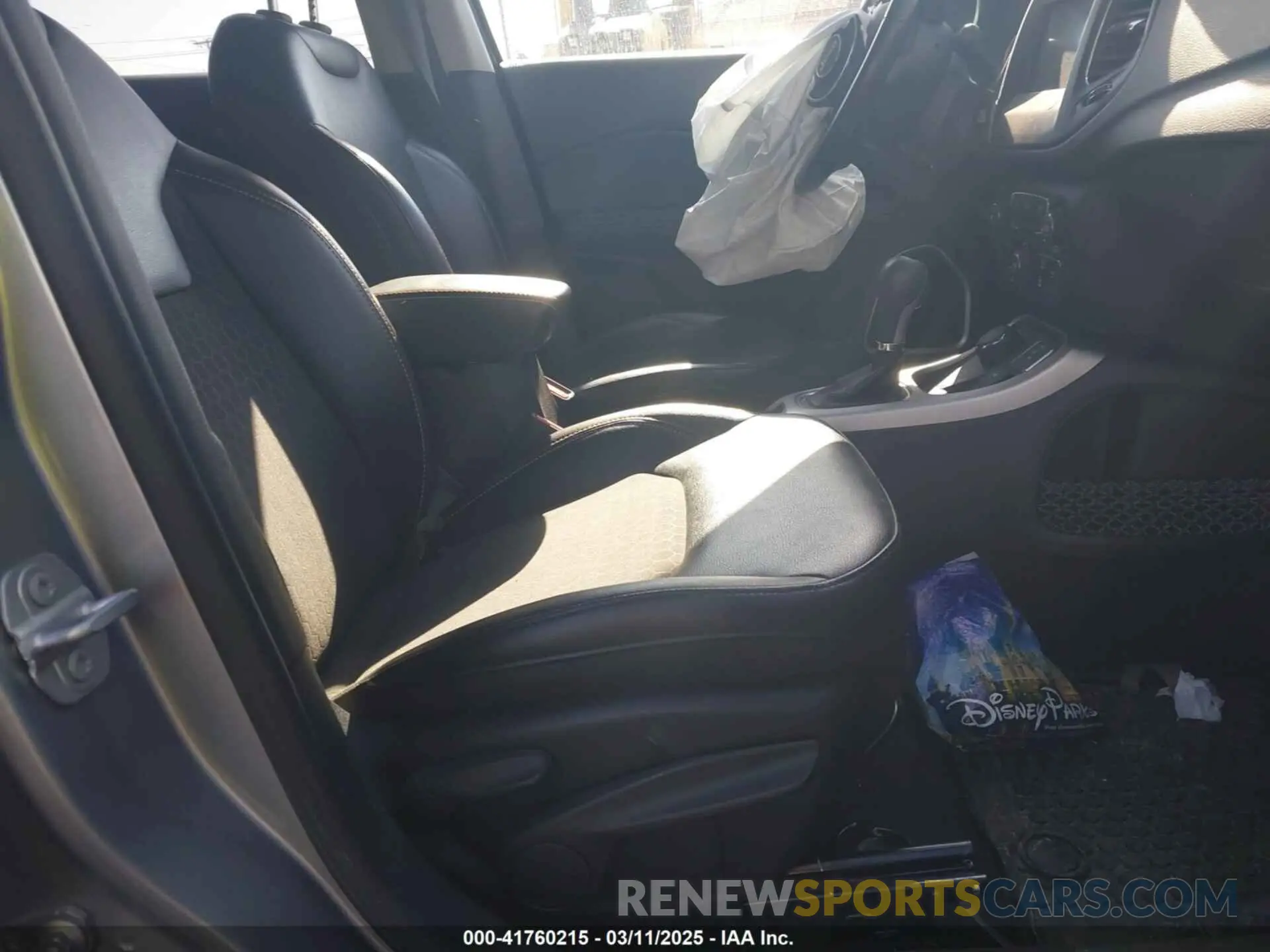 5 Photograph of a damaged car 3C4NJDBB7LT155175 JEEP COMPASS 2020