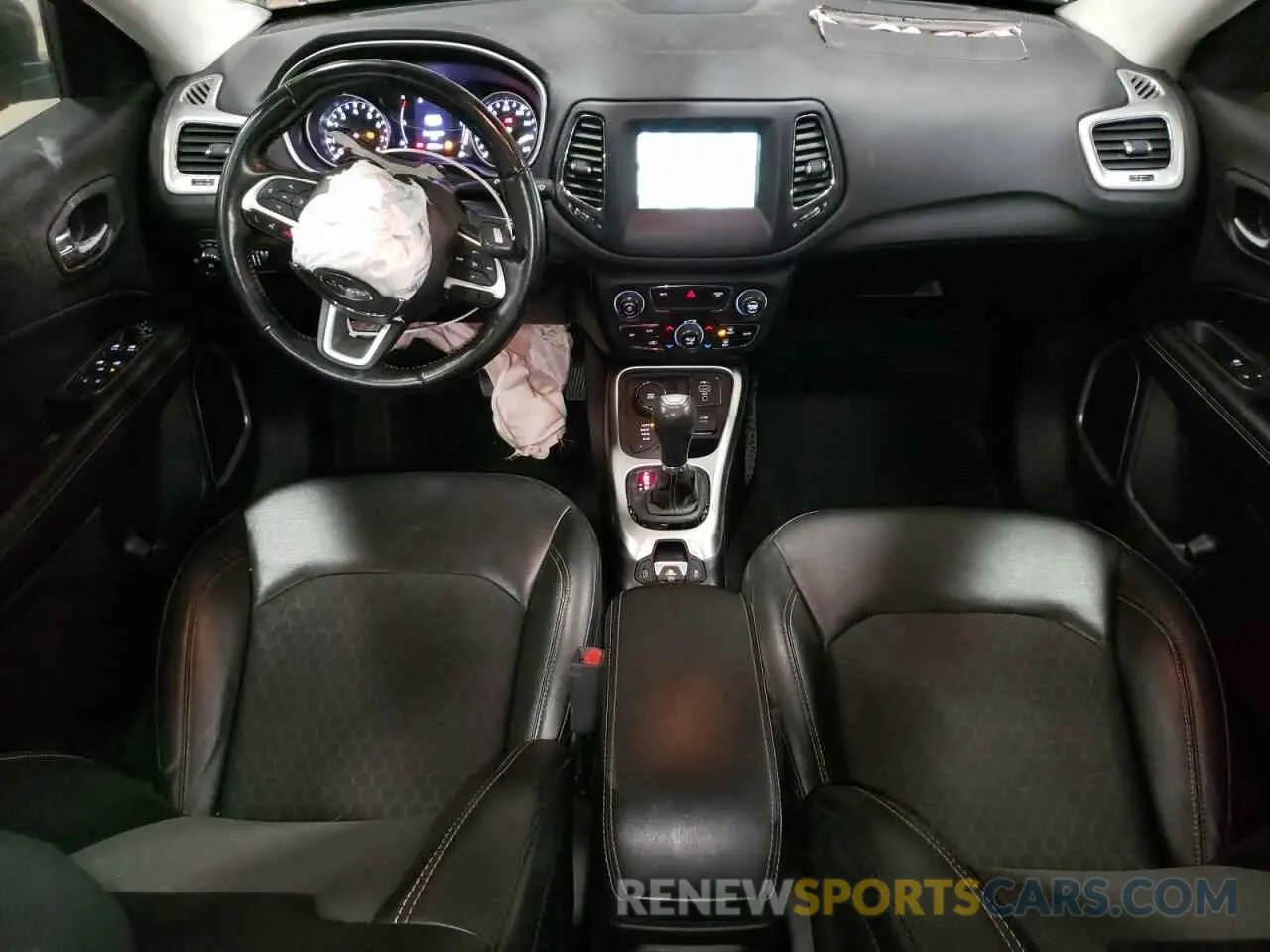 8 Photograph of a damaged car 3C4NJDBB7LT156620 JEEP COMPASS 2020