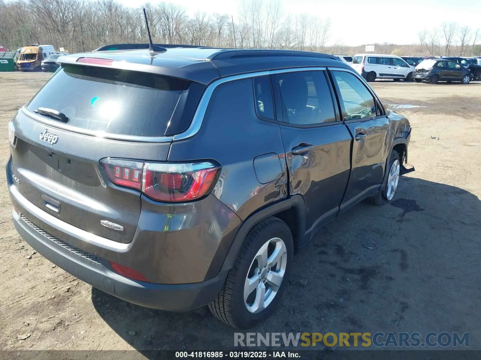 17 Photograph of a damaged car 3C4NJDBB7LT168900 JEEP COMPASS 2020