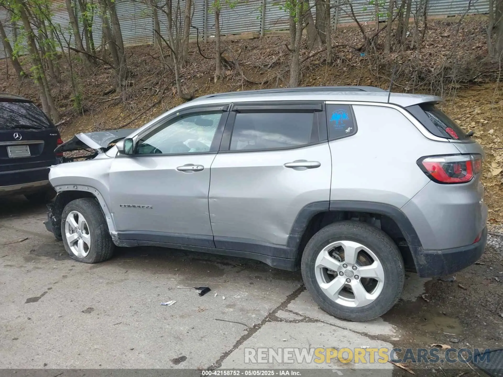 15 Photograph of a damaged car 3C4NJDBB7LT240789 JEEP COMPASS 2020