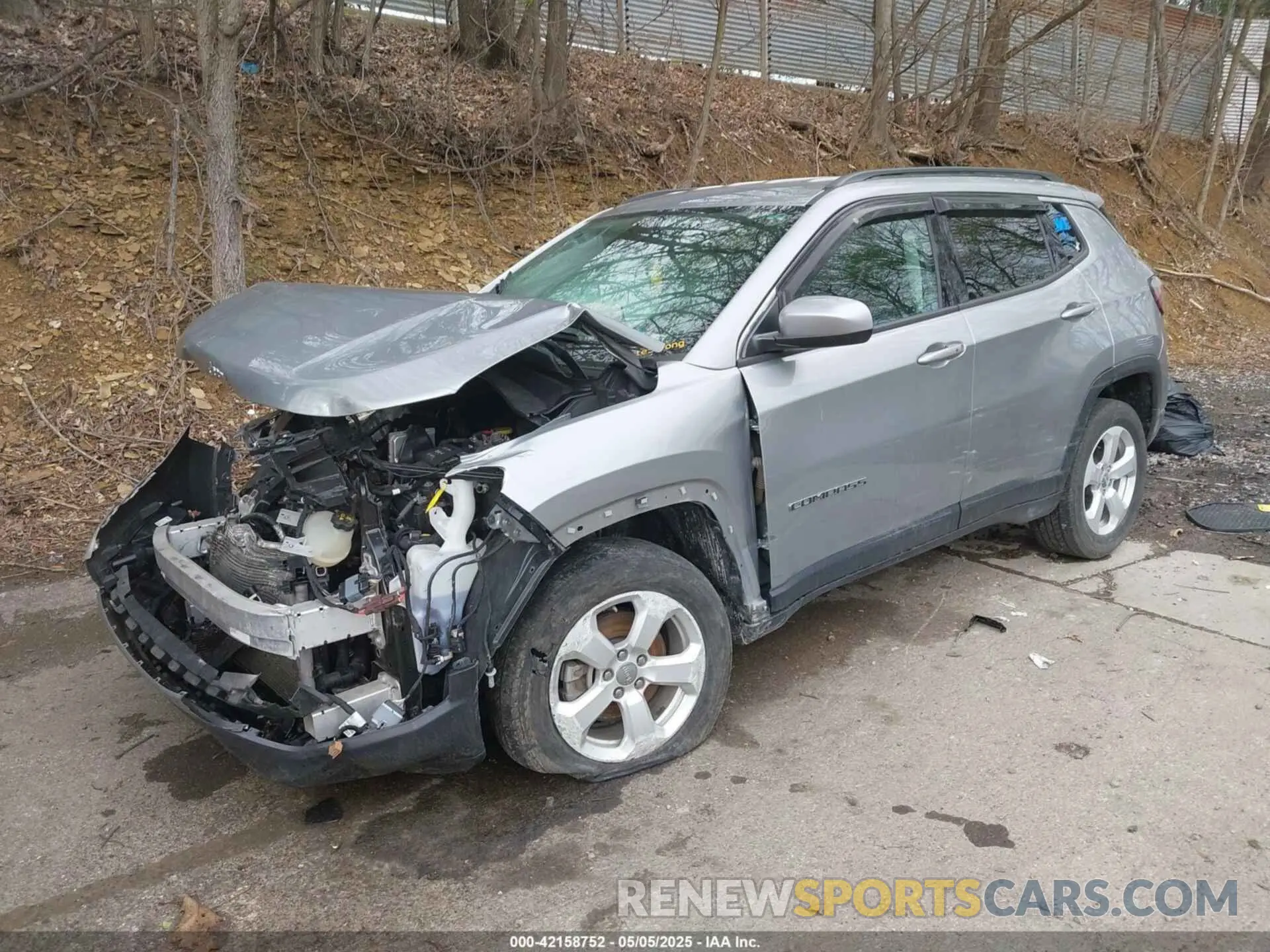 2 Photograph of a damaged car 3C4NJDBB7LT240789 JEEP COMPASS 2020