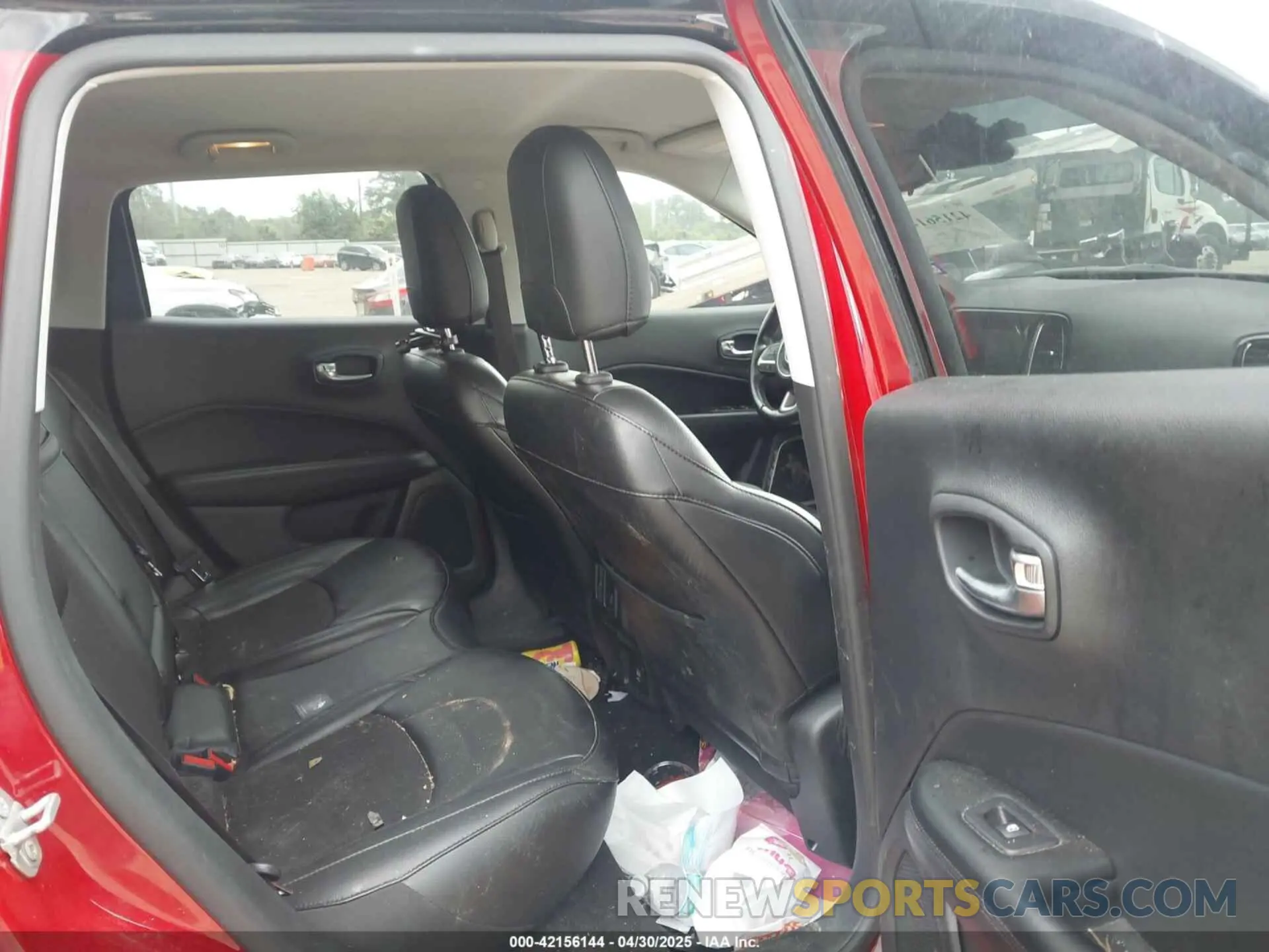 8 Photograph of a damaged car 3C4NJDBB8LT133542 JEEP COMPASS 2020