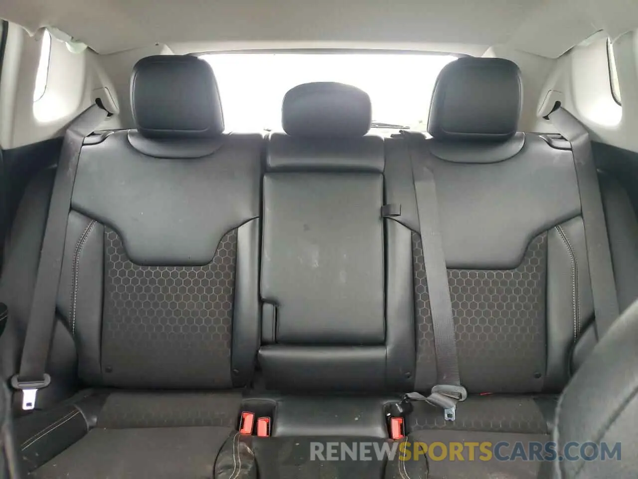 10 Photograph of a damaged car 3C4NJDBB8LT197354 JEEP COMPASS 2020
