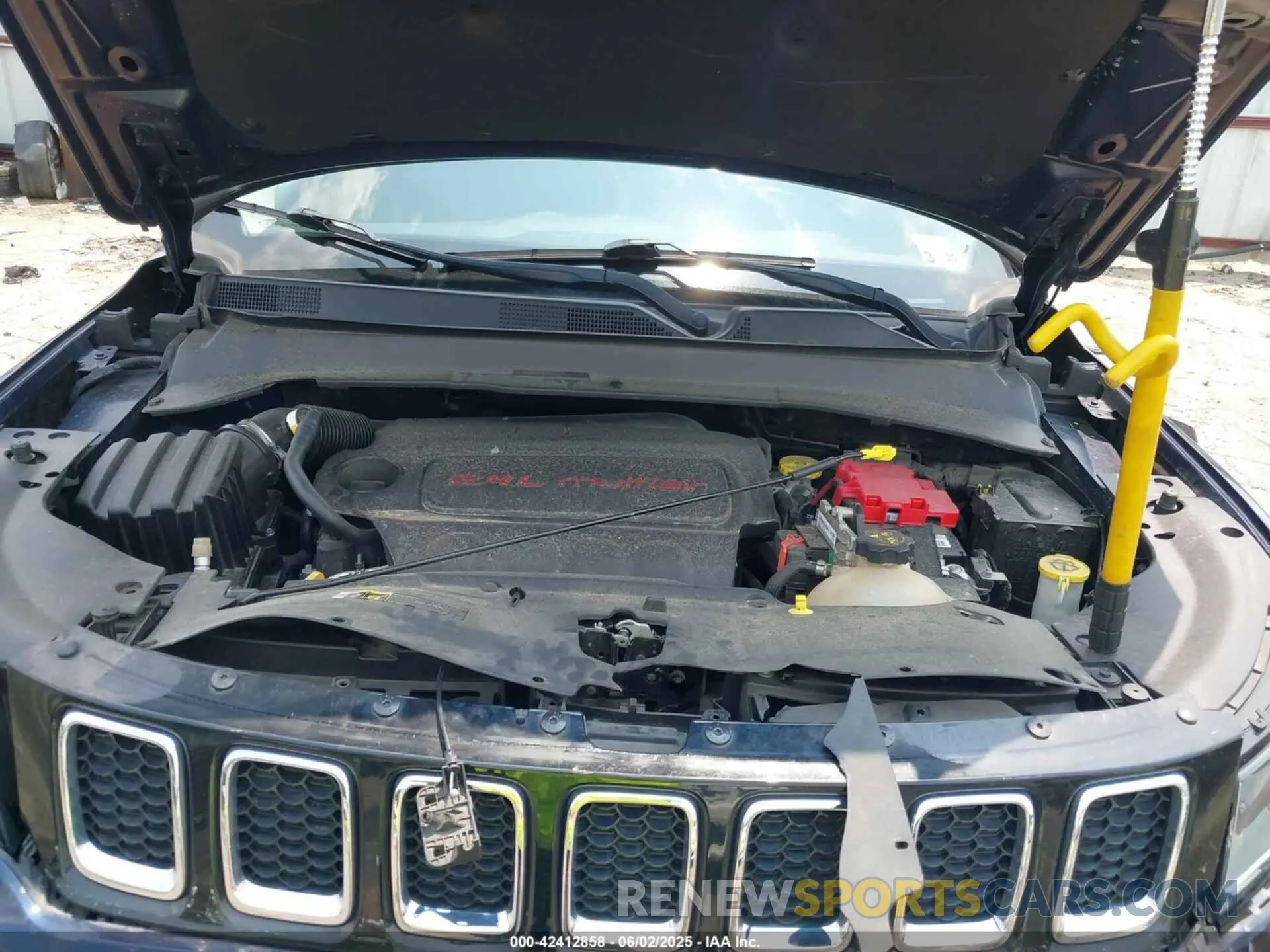10 Photograph of a damaged car 3C4NJDBB8LT219613 JEEP COMPASS 2020