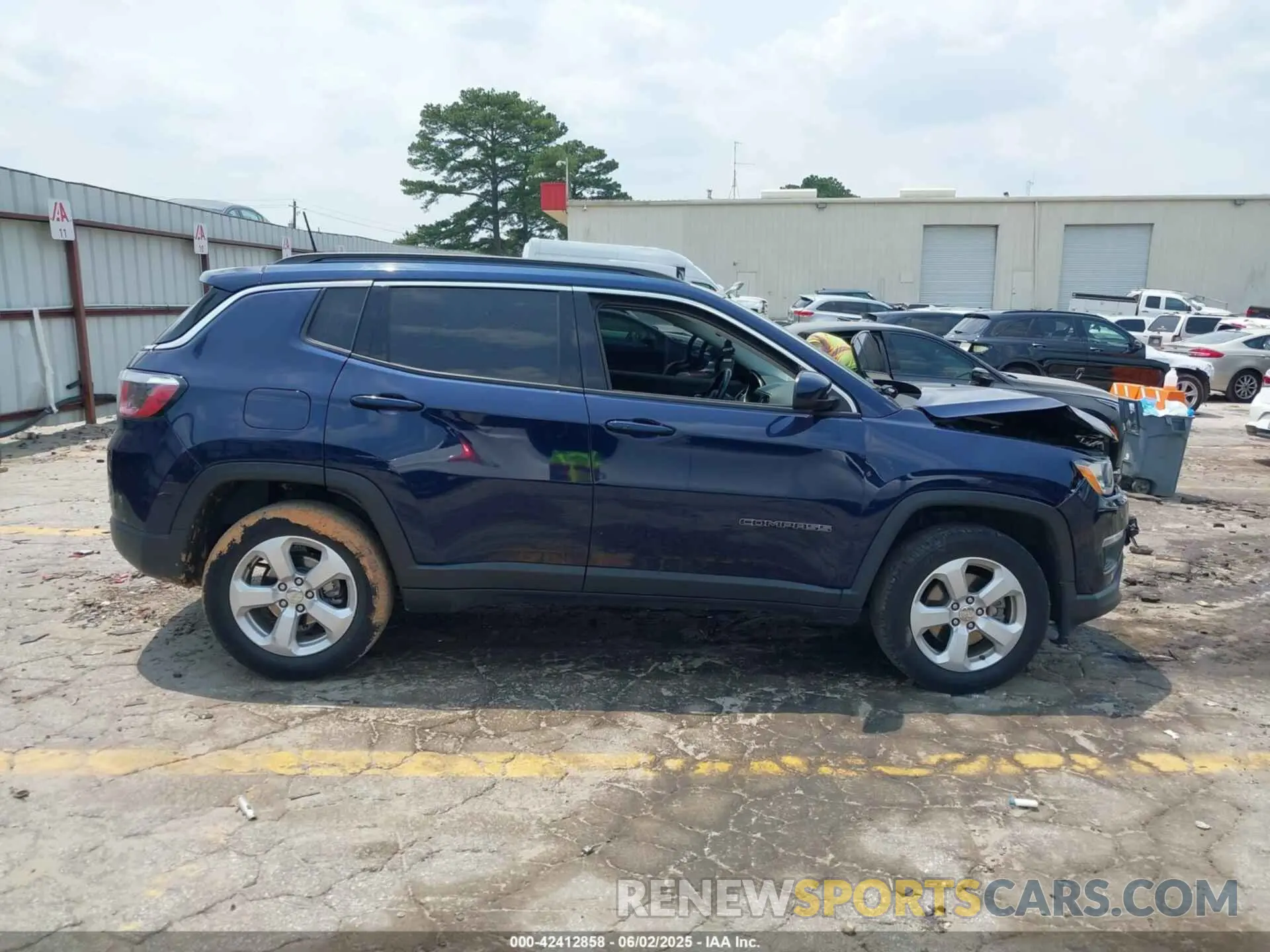 13 Photograph of a damaged car 3C4NJDBB8LT219613 JEEP COMPASS 2020