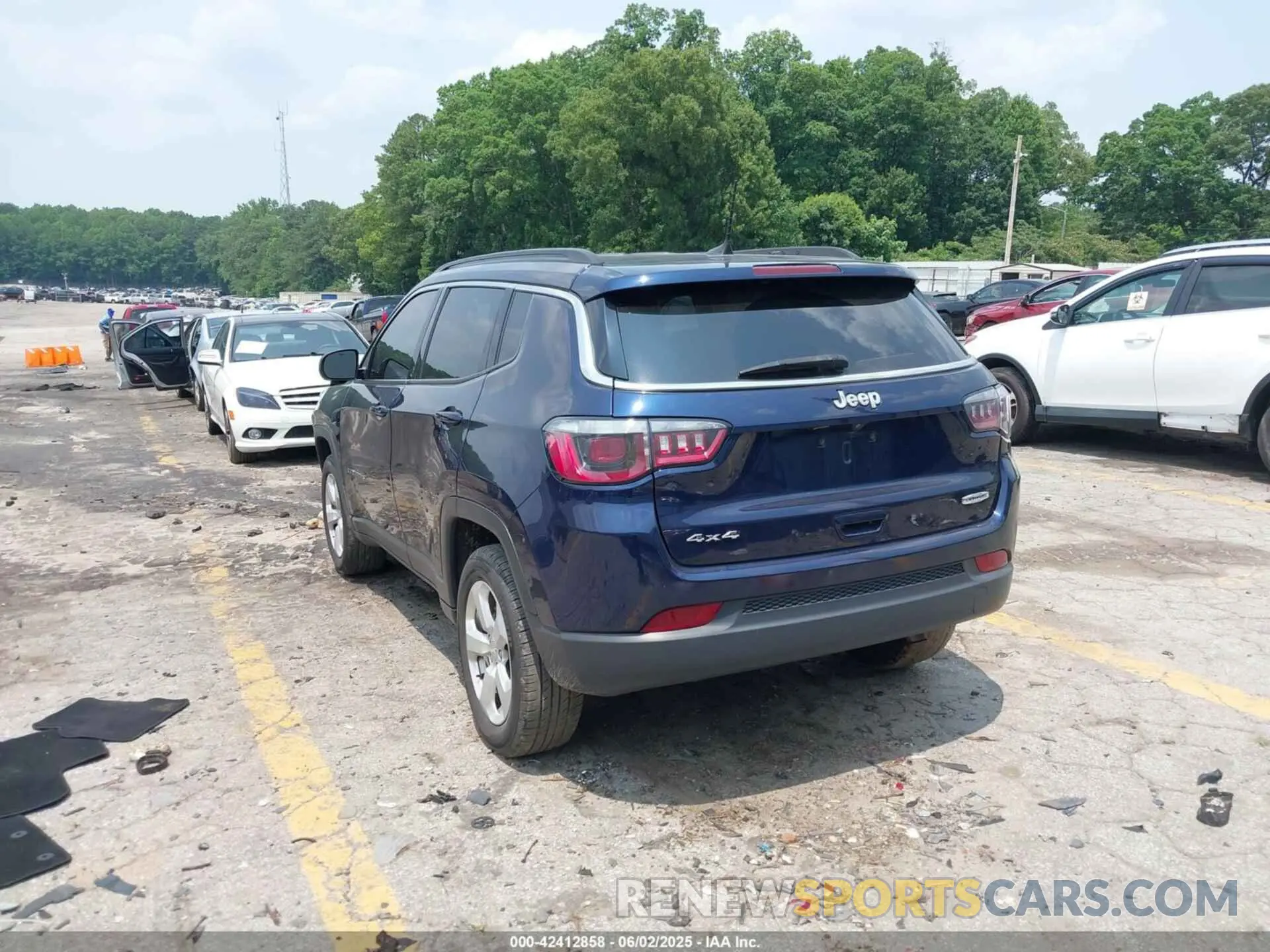 3 Photograph of a damaged car 3C4NJDBB8LT219613 JEEP COMPASS 2020