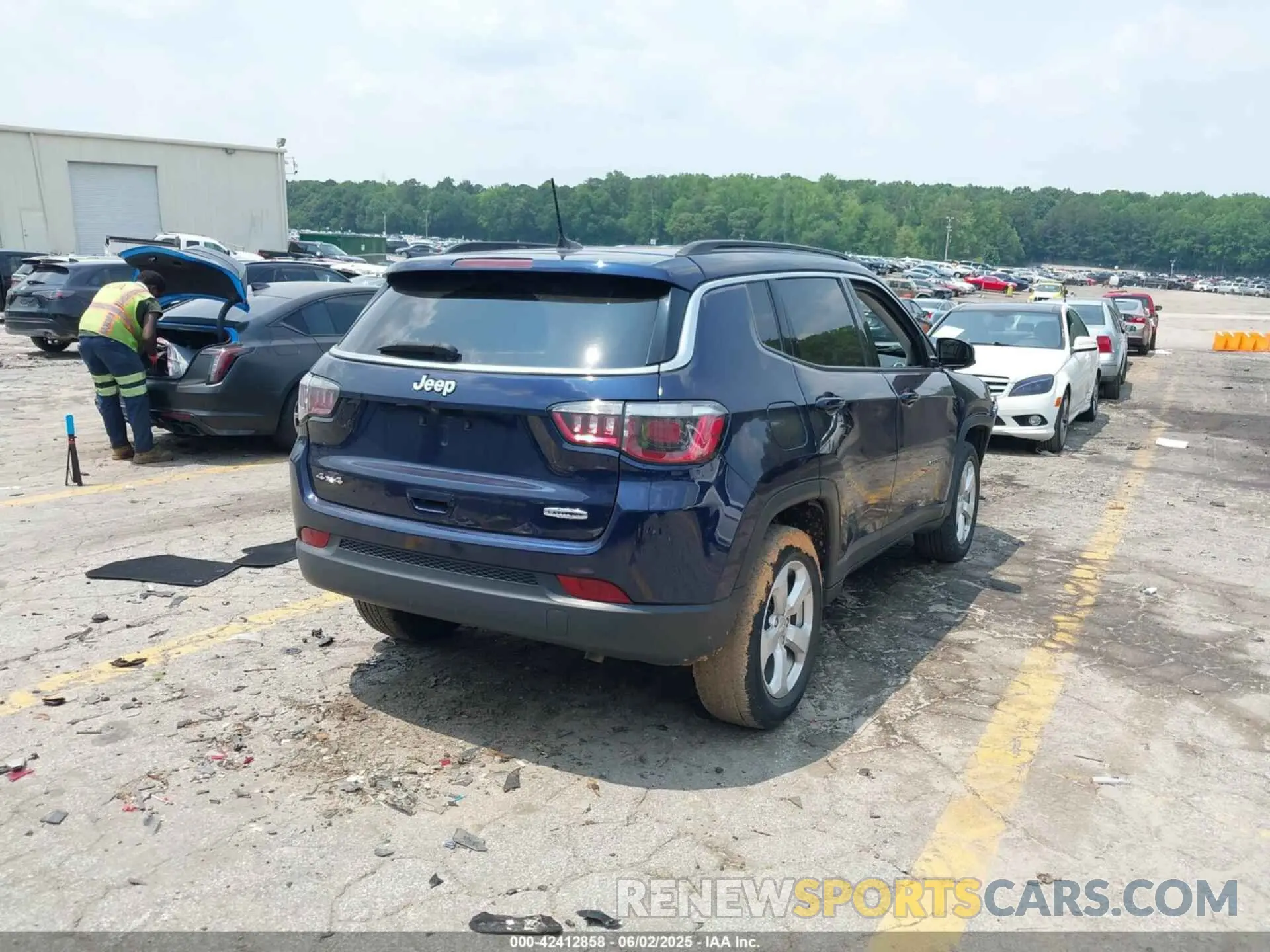 4 Photograph of a damaged car 3C4NJDBB8LT219613 JEEP COMPASS 2020
