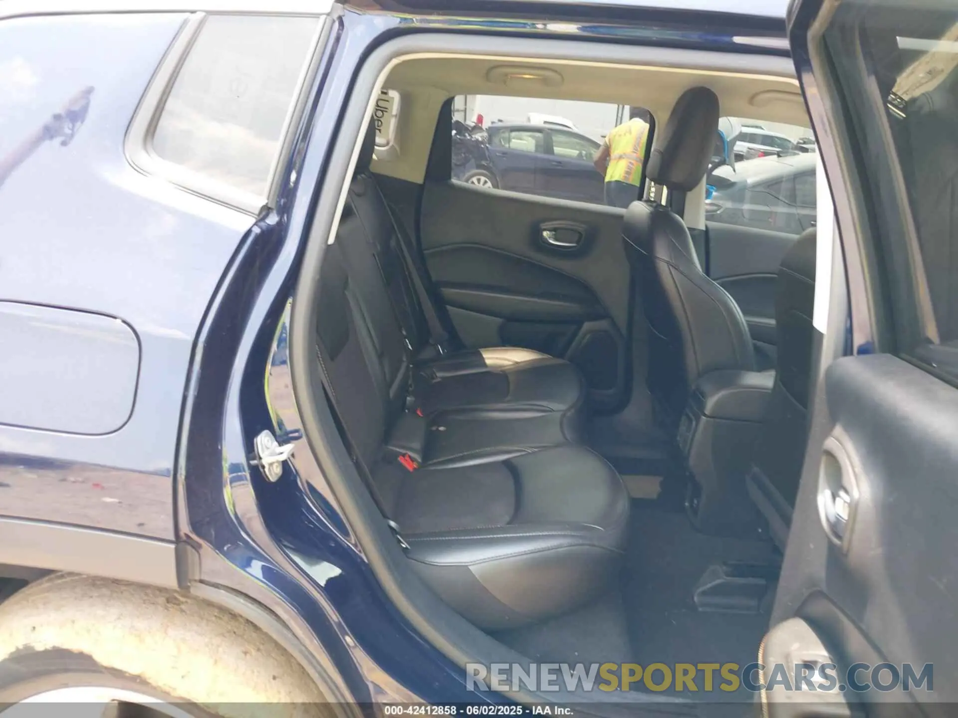 8 Photograph of a damaged car 3C4NJDBB8LT219613 JEEP COMPASS 2020