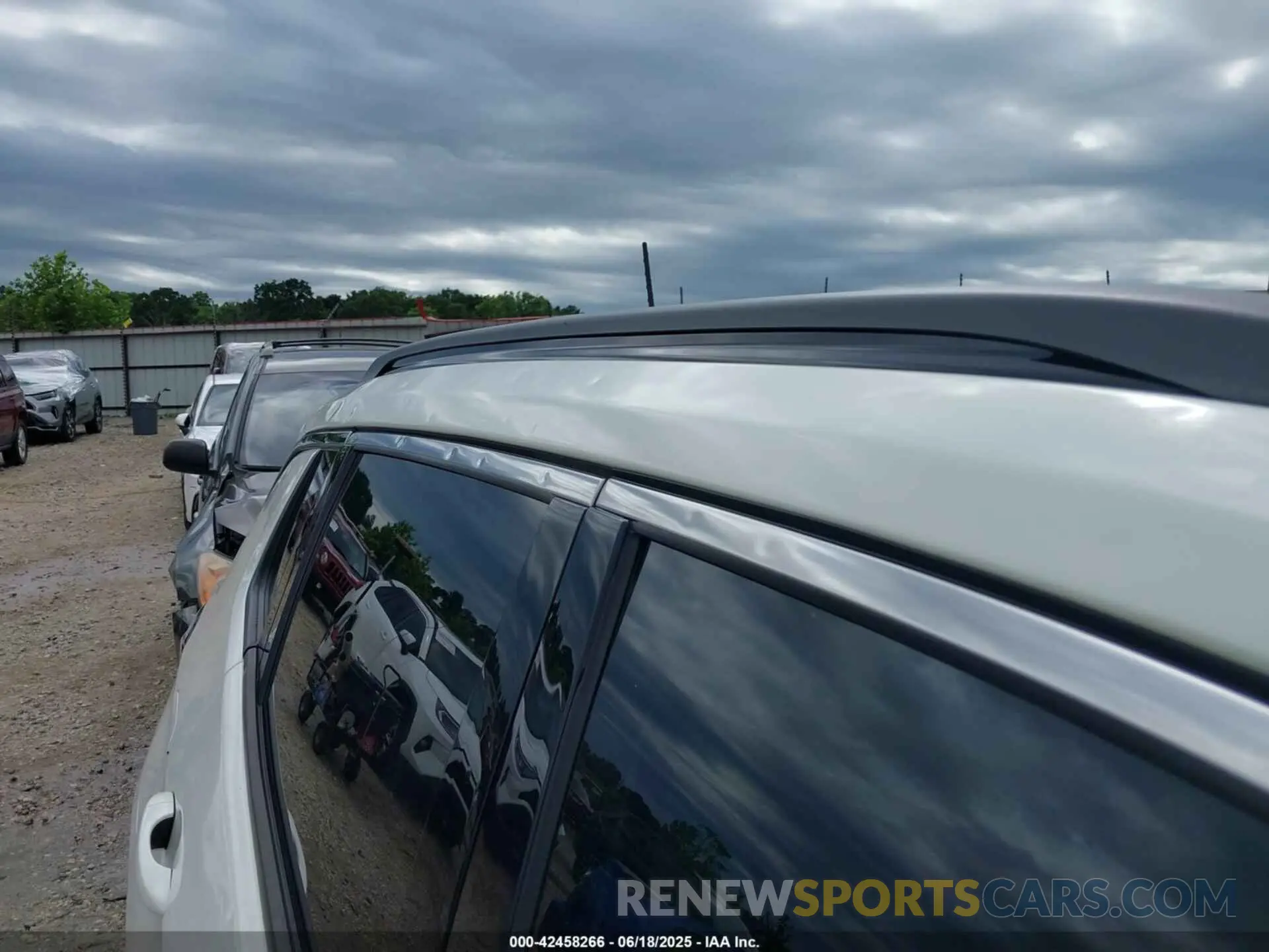 17 Photograph of a damaged car 3C4NJDBB8LT234466 JEEP COMPASS 2020