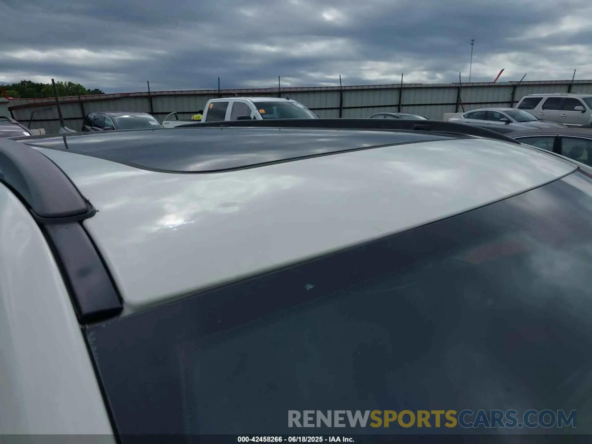 6 Photograph of a damaged car 3C4NJDBB8LT234466 JEEP COMPASS 2020