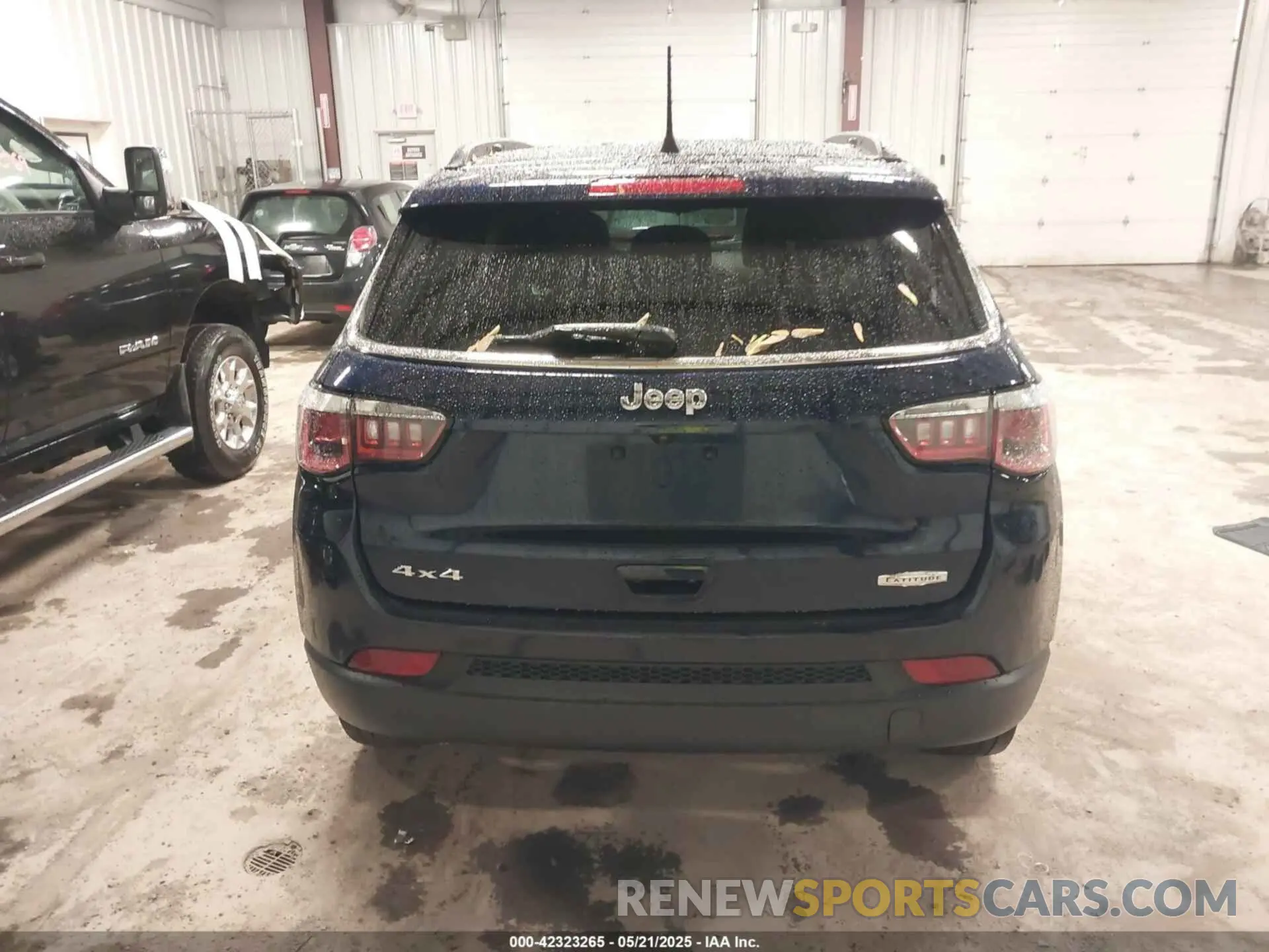 16 Photograph of a damaged car 3C4NJDBB9LT124543 JEEP COMPASS 2020