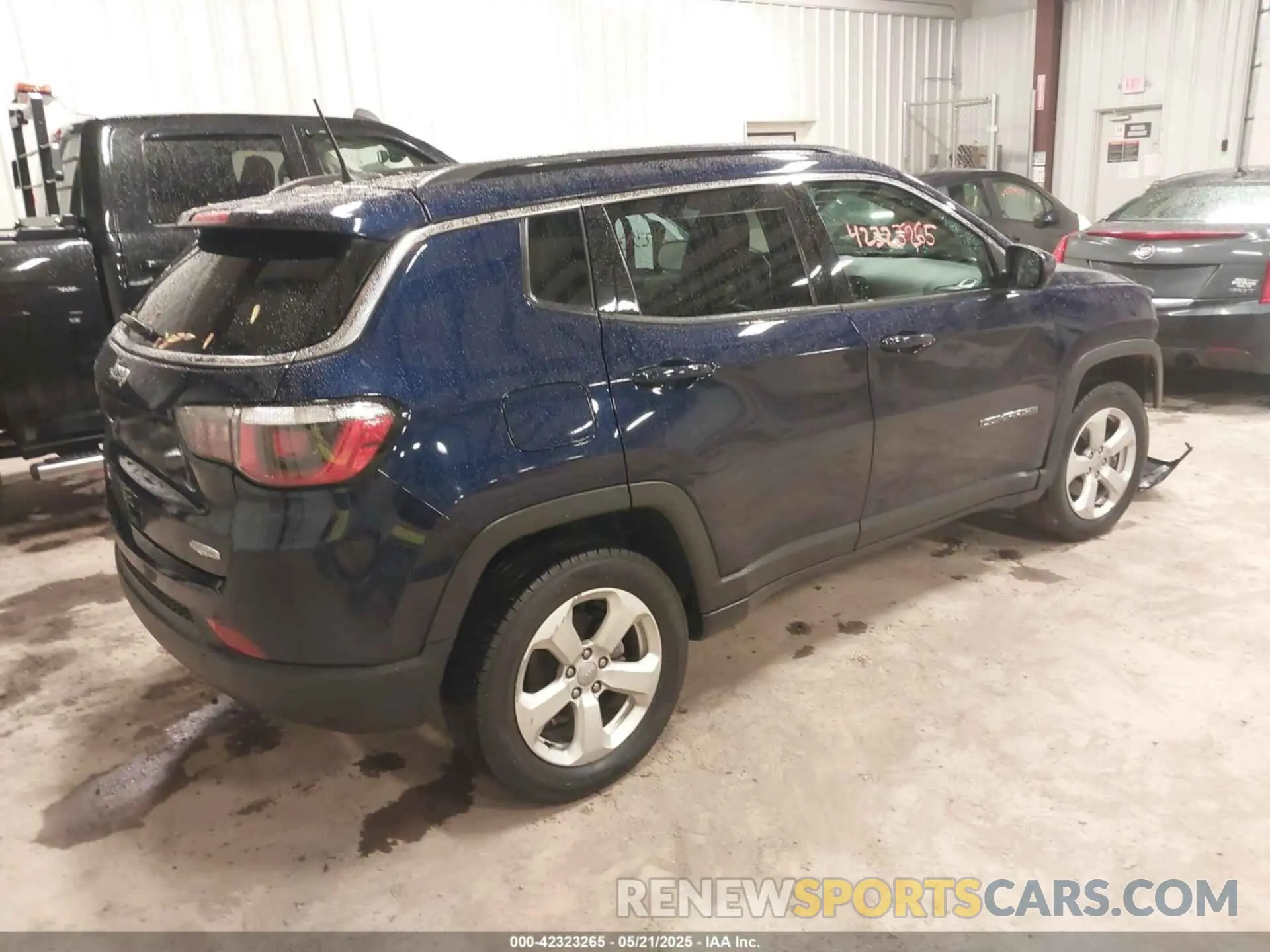 4 Photograph of a damaged car 3C4NJDBB9LT124543 JEEP COMPASS 2020
