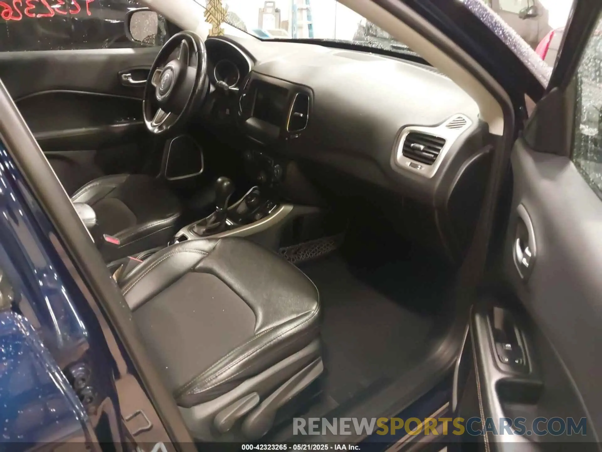 5 Photograph of a damaged car 3C4NJDBB9LT124543 JEEP COMPASS 2020