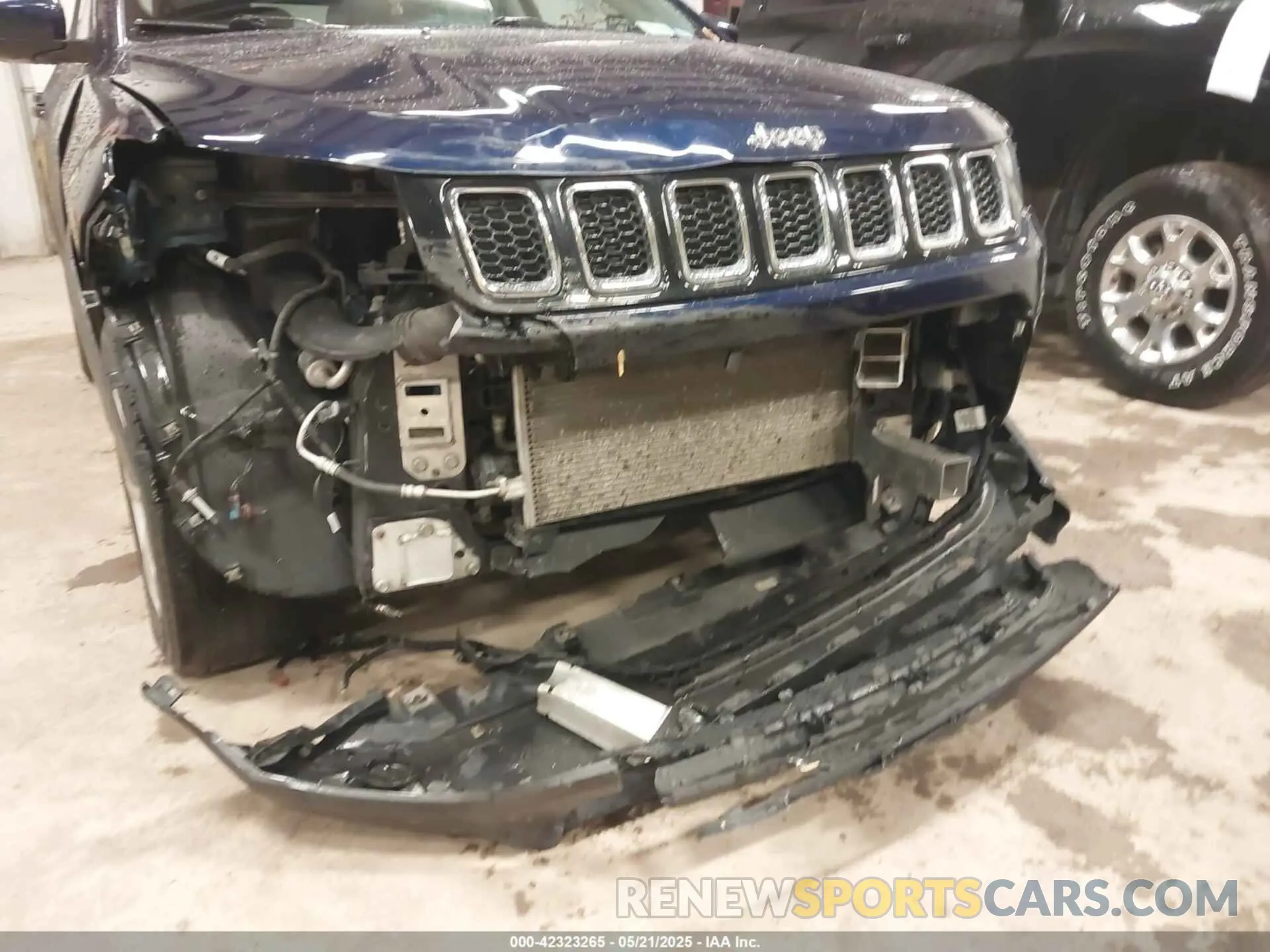 6 Photograph of a damaged car 3C4NJDBB9LT124543 JEEP COMPASS 2020