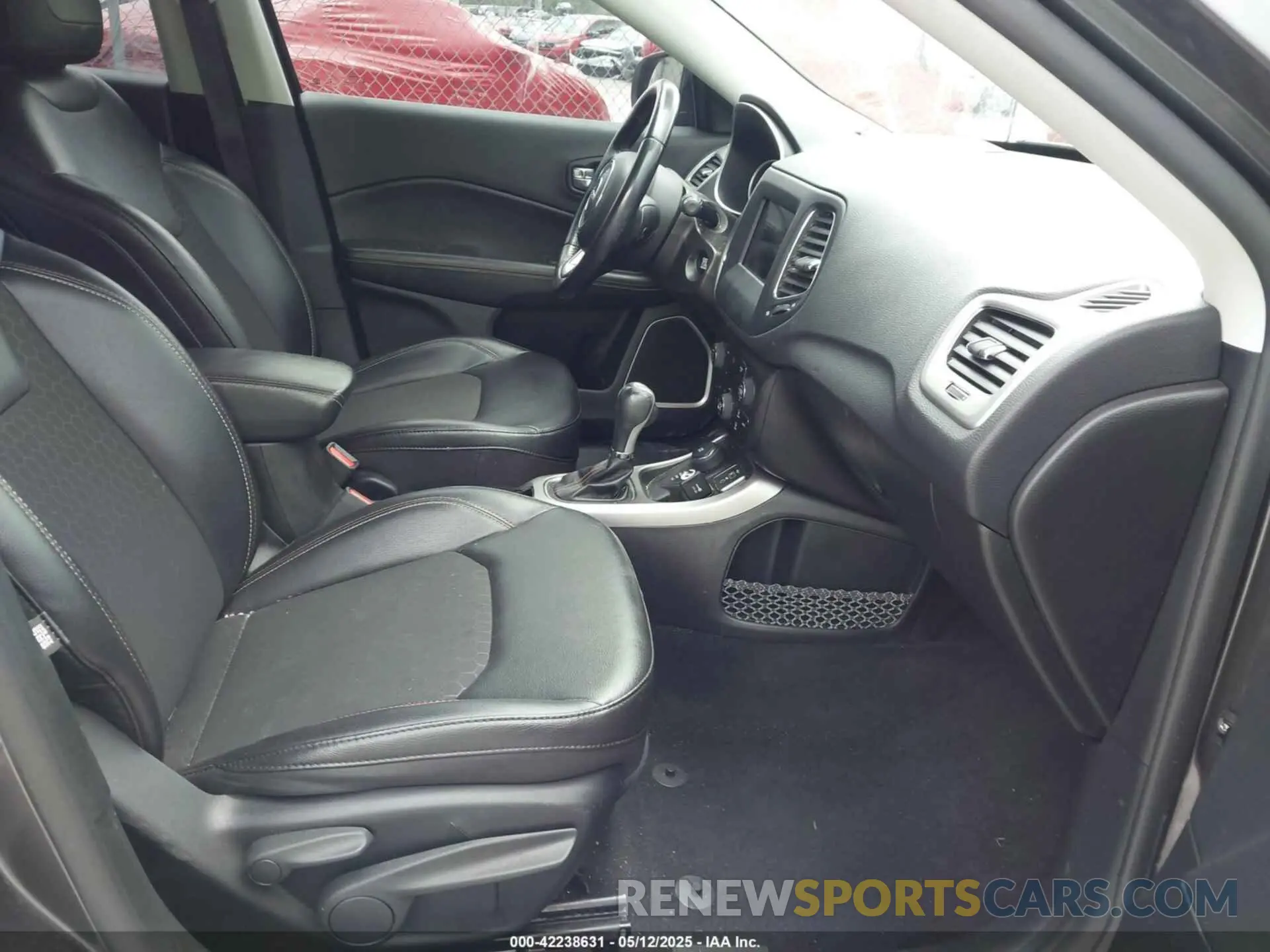 5 Photograph of a damaged car 3C4NJDBB9LT129693 JEEP COMPASS 2020