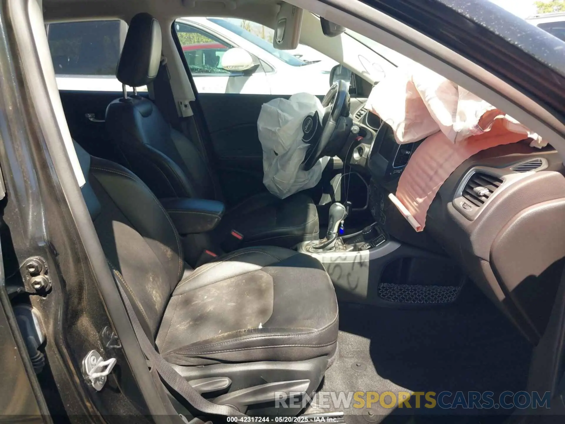 5 Photograph of a damaged car 3C4NJDBB9LT156263 JEEP COMPASS 2020