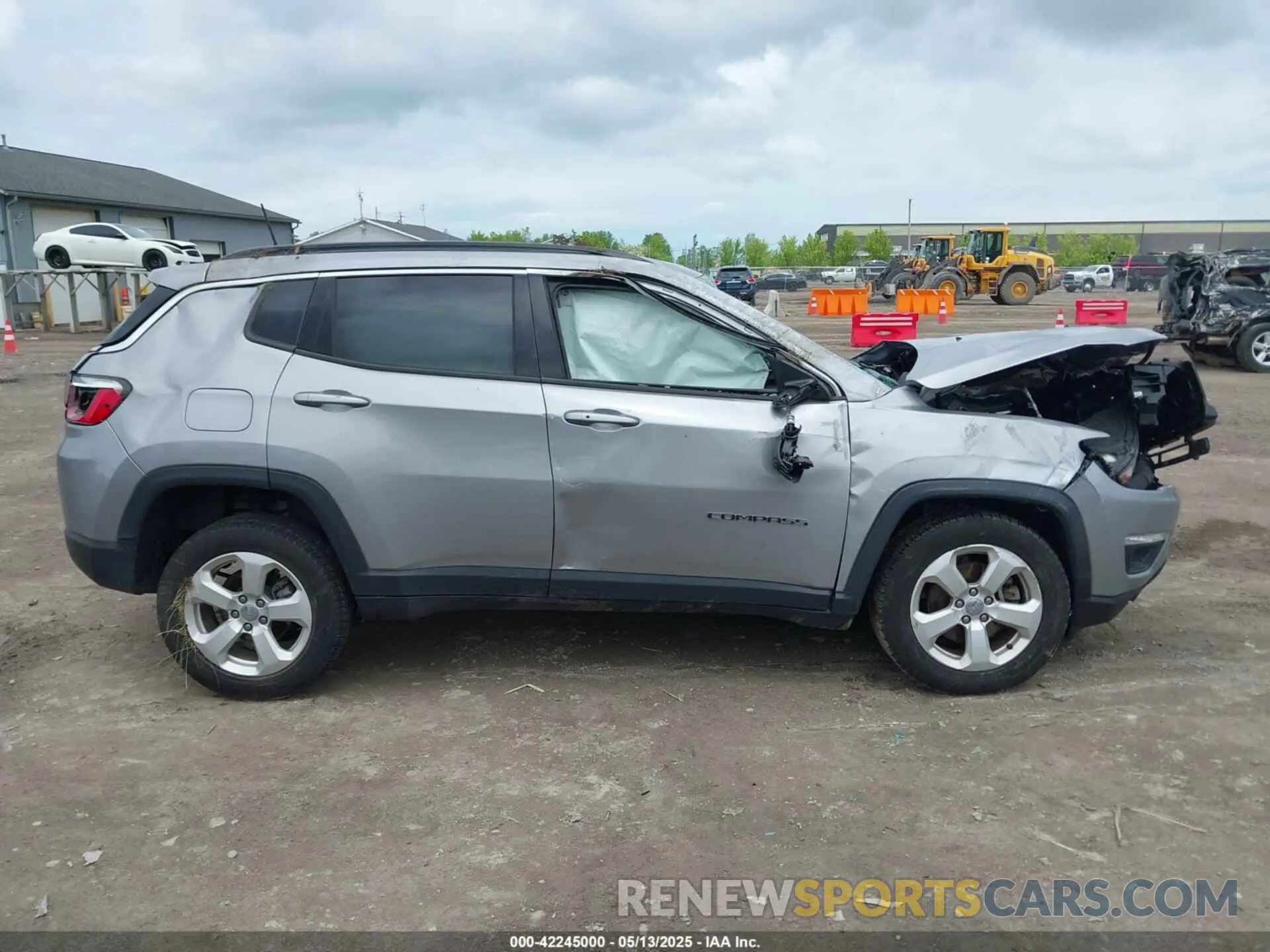 13 Photograph of a damaged car 3C4NJDBB9LT252474 JEEP COMPASS 2020