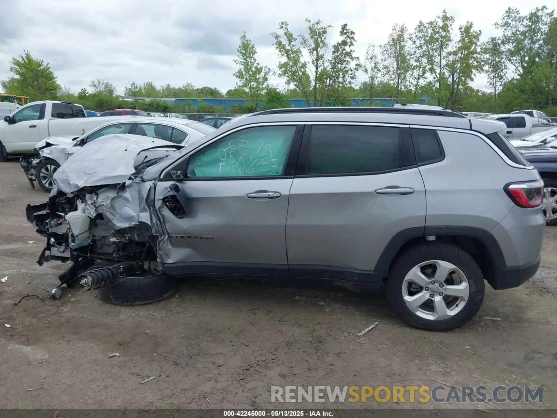 14 Photograph of a damaged car 3C4NJDBB9LT252474 JEEP COMPASS 2020
