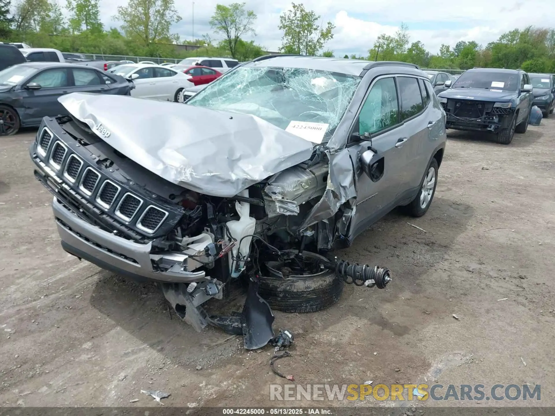 2 Photograph of a damaged car 3C4NJDBB9LT252474 JEEP COMPASS 2020