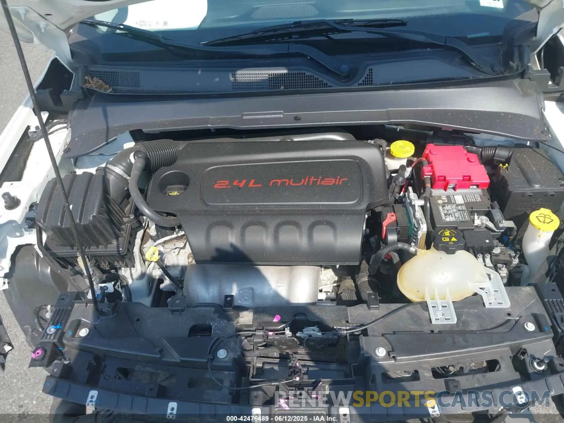 10 Photograph of a damaged car 3C4NJDBBXLT168695 JEEP COMPASS 2020
