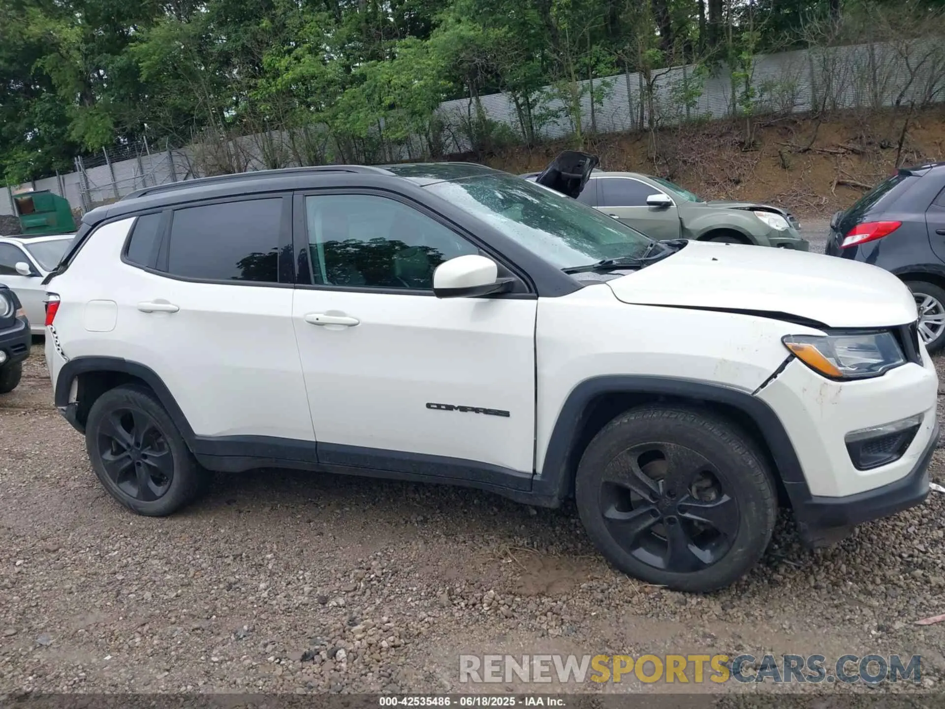 13 Photograph of a damaged car 3C4NJDBBXLT209729 JEEP COMPASS 2020