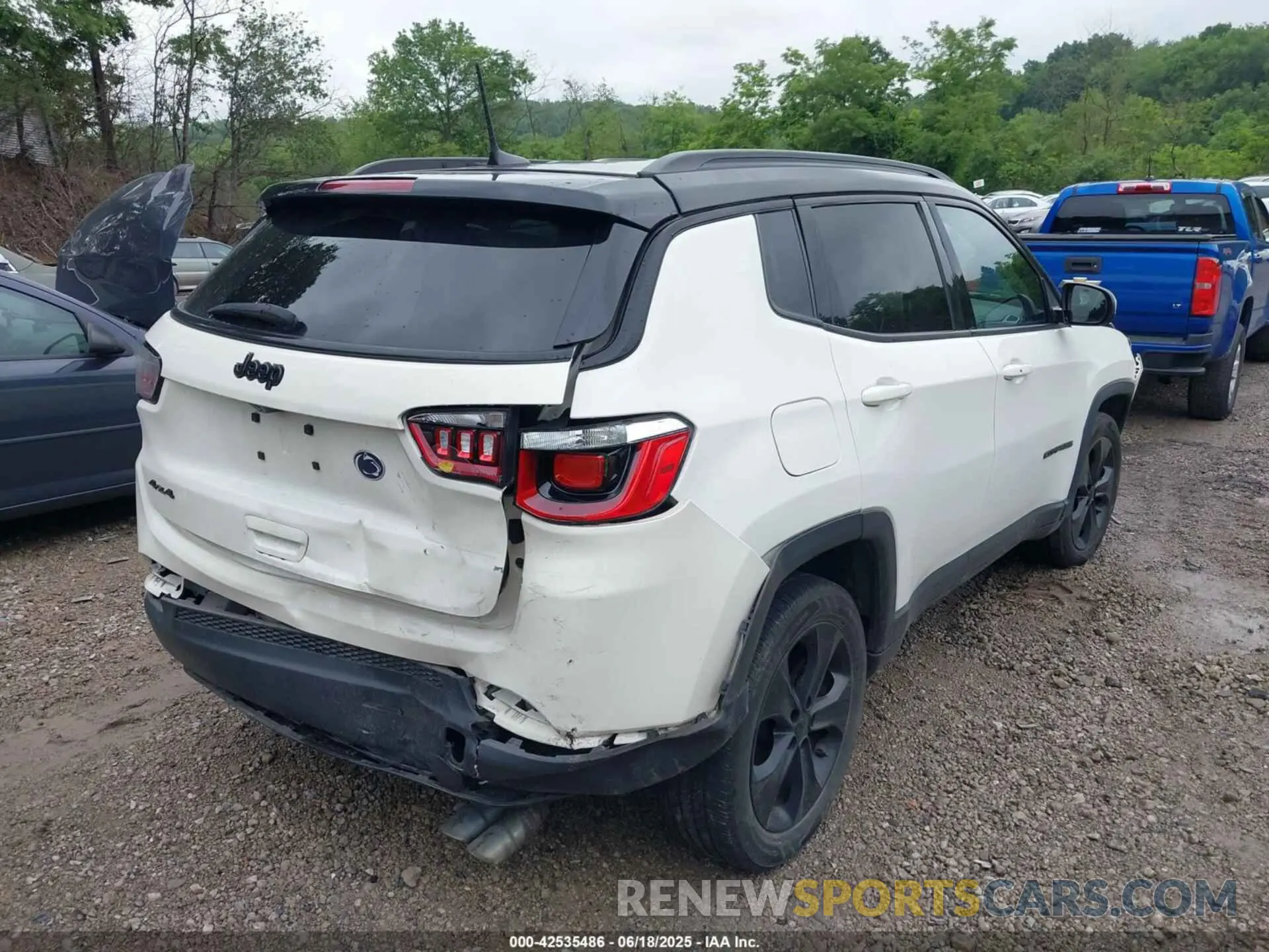 4 Photograph of a damaged car 3C4NJDBBXLT209729 JEEP COMPASS 2020