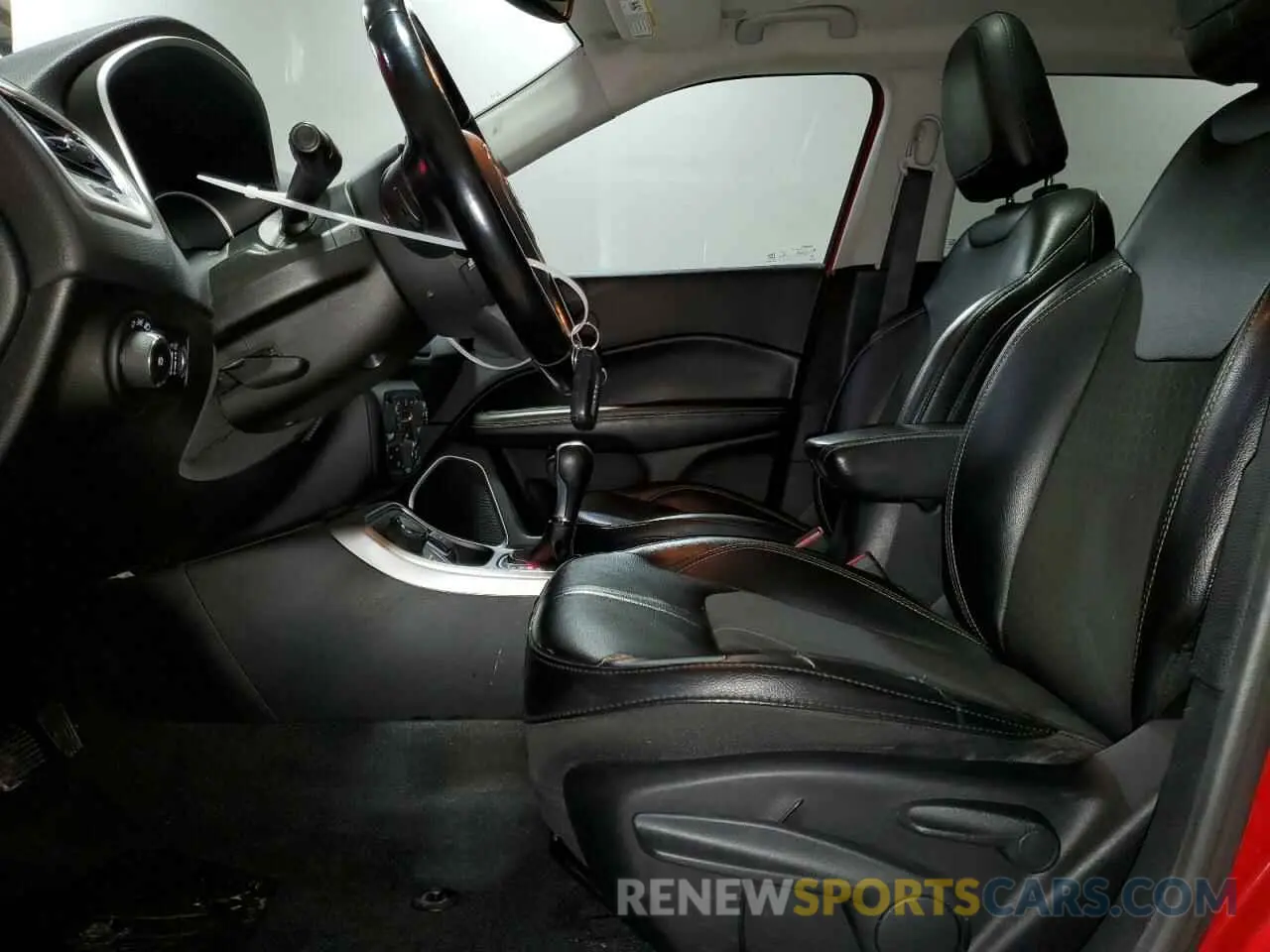 7 Photograph of a damaged car 3C4NJDBBXLT240866 JEEP COMPASS 2020