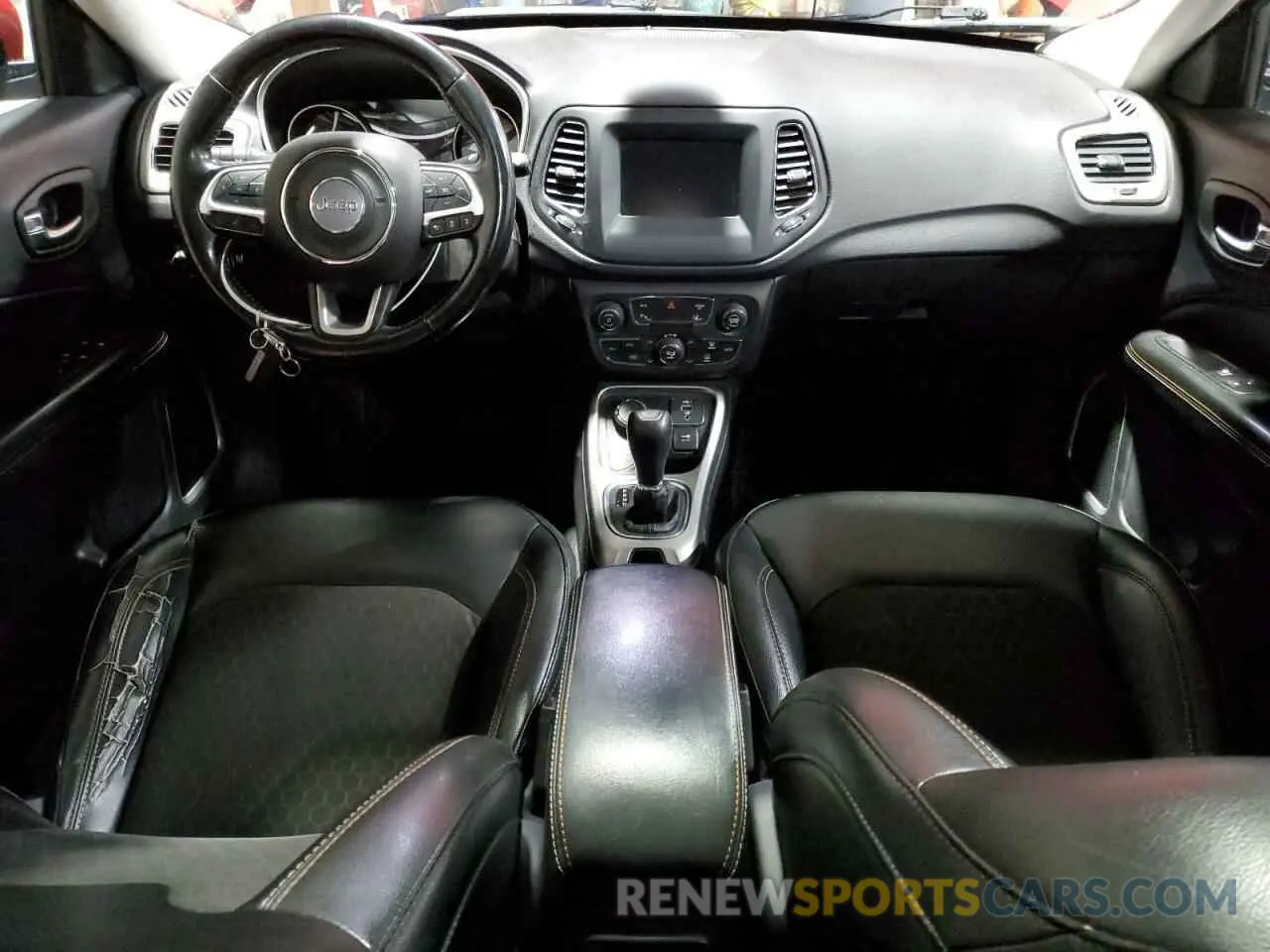 8 Photograph of a damaged car 3C4NJDBBXLT240866 JEEP COMPASS 2020