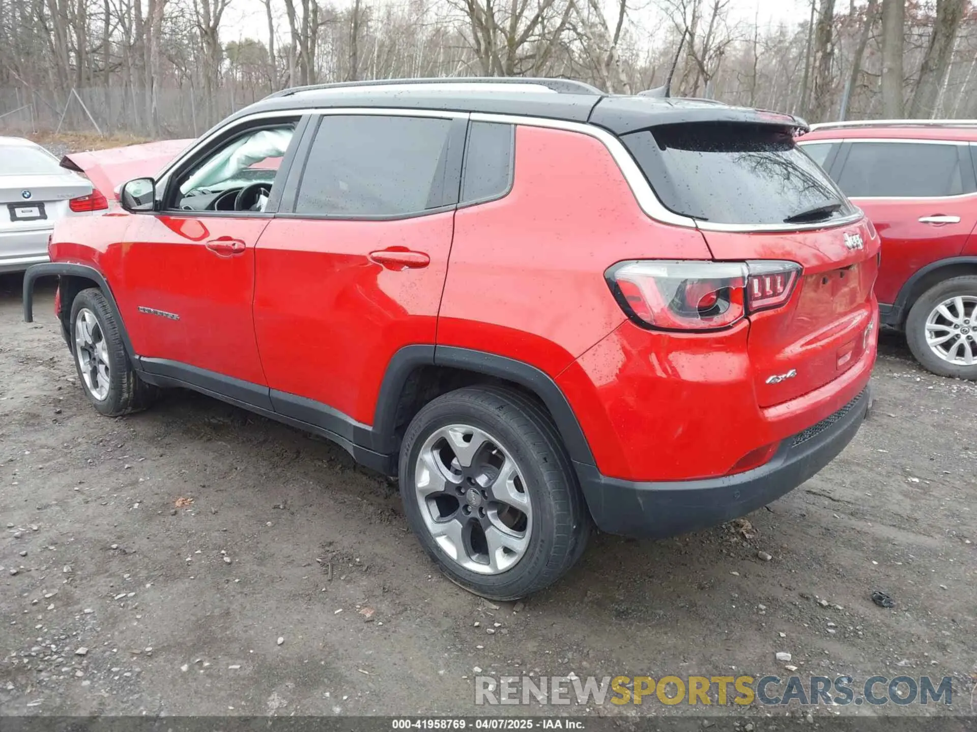 3 Photograph of a damaged car 3C4NJDCB0LT118306 JEEP COMPASS 2020