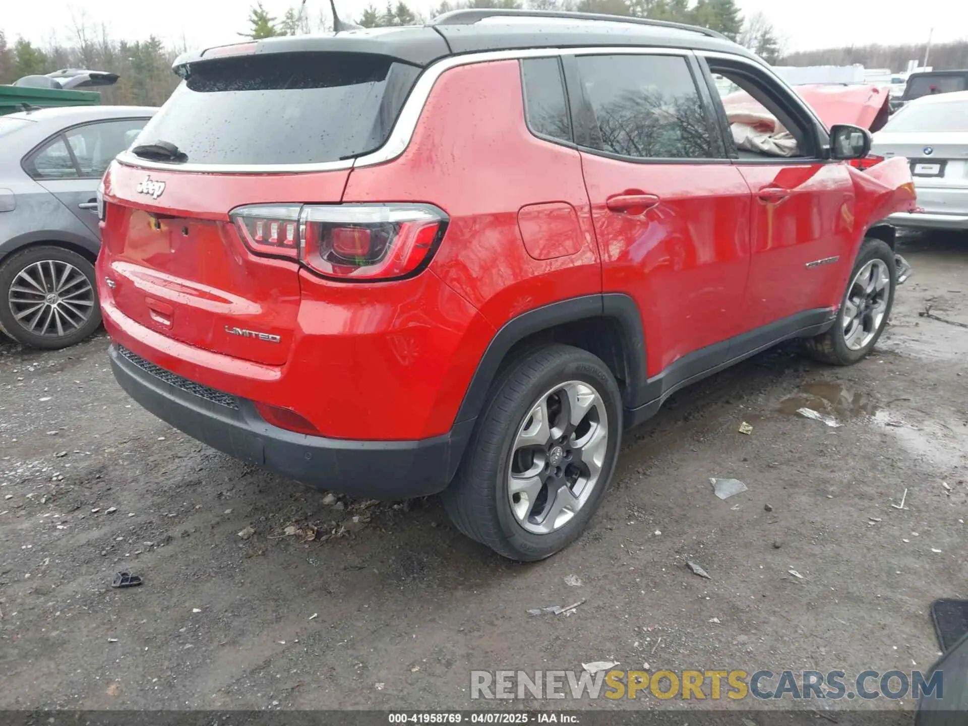 4 Photograph of a damaged car 3C4NJDCB0LT118306 JEEP COMPASS 2020
