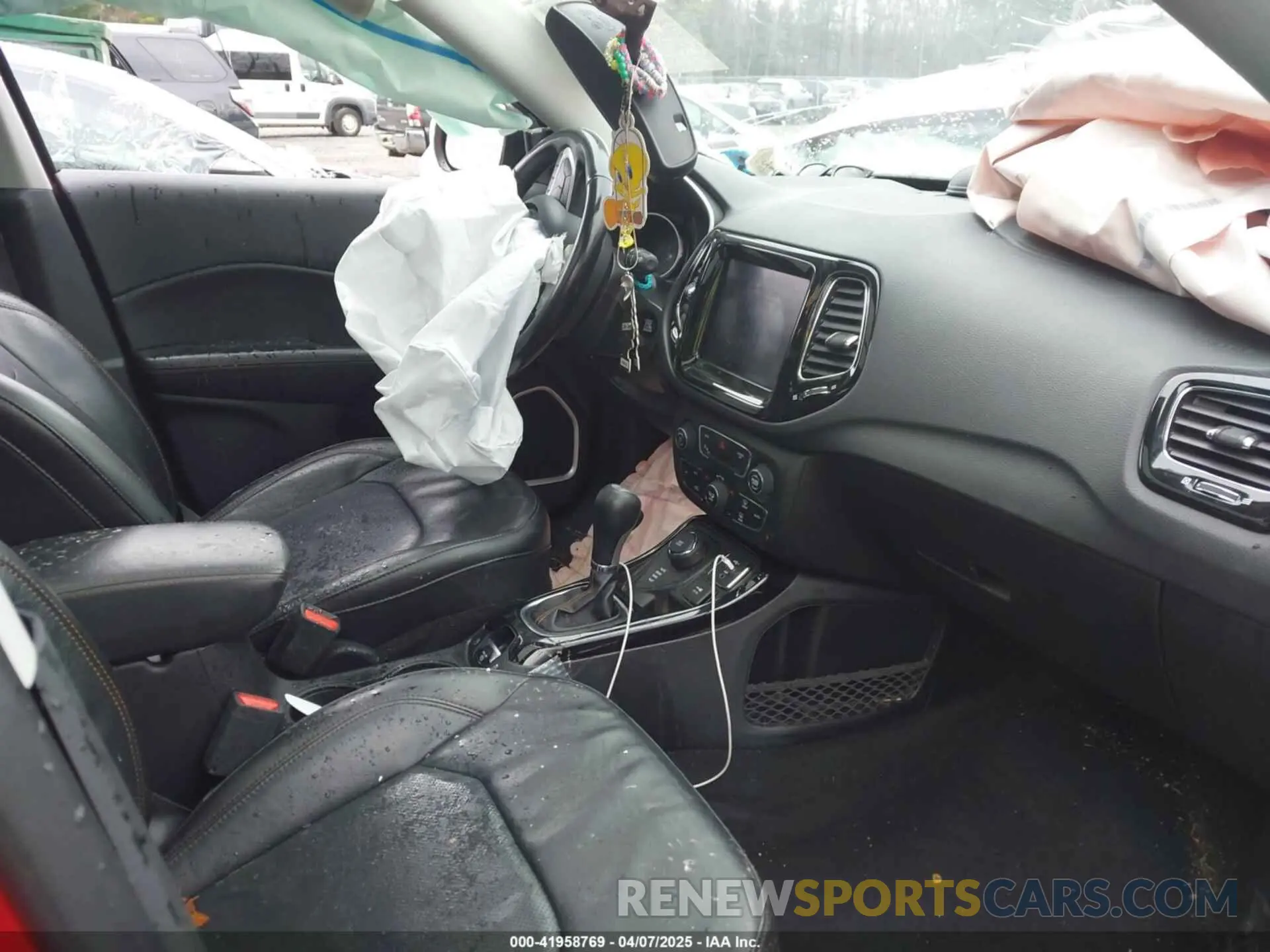 5 Photograph of a damaged car 3C4NJDCB0LT118306 JEEP COMPASS 2020