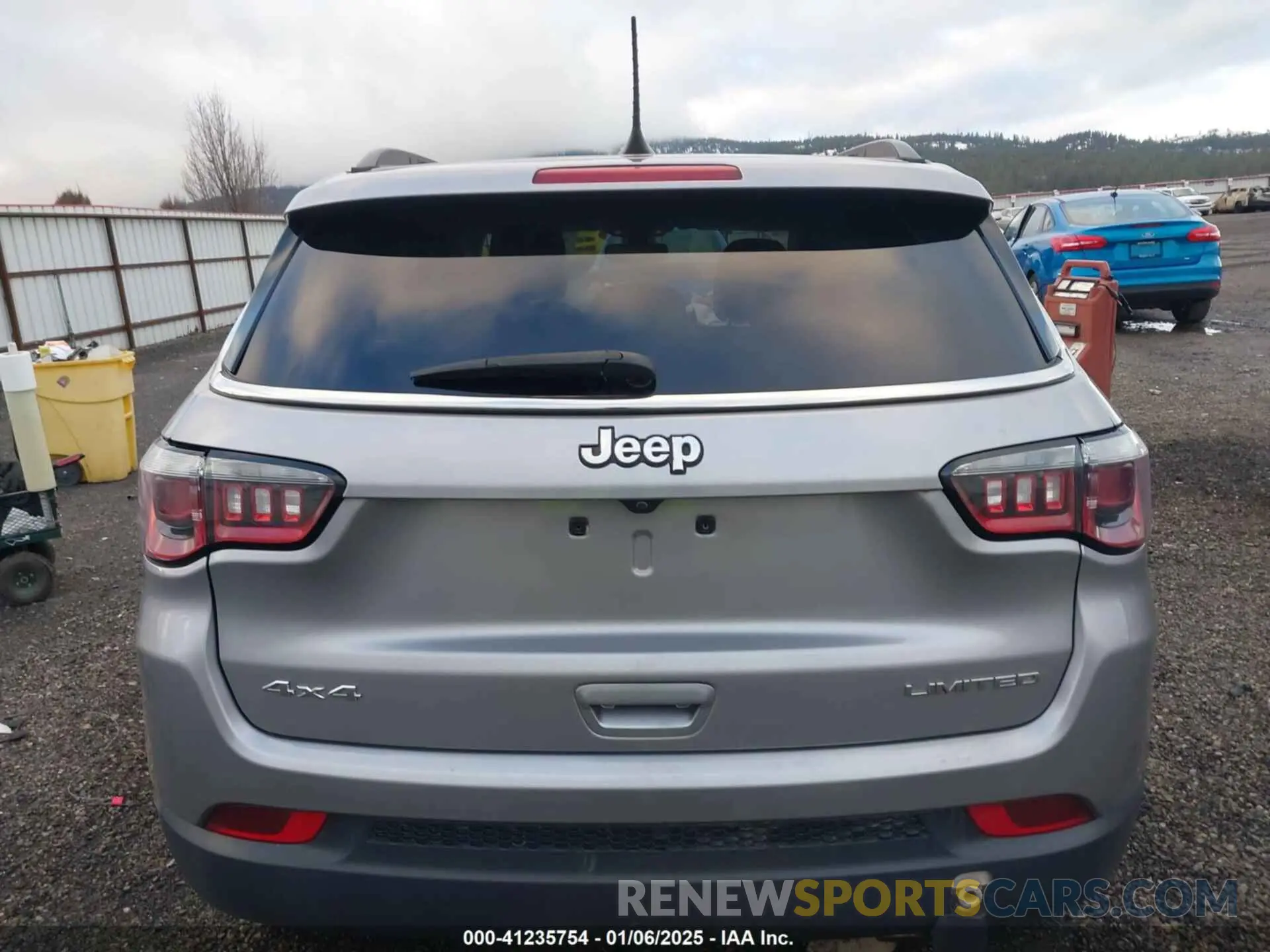 17 Photograph of a damaged car 3C4NJDCB0LT127507 JEEP COMPASS 2020