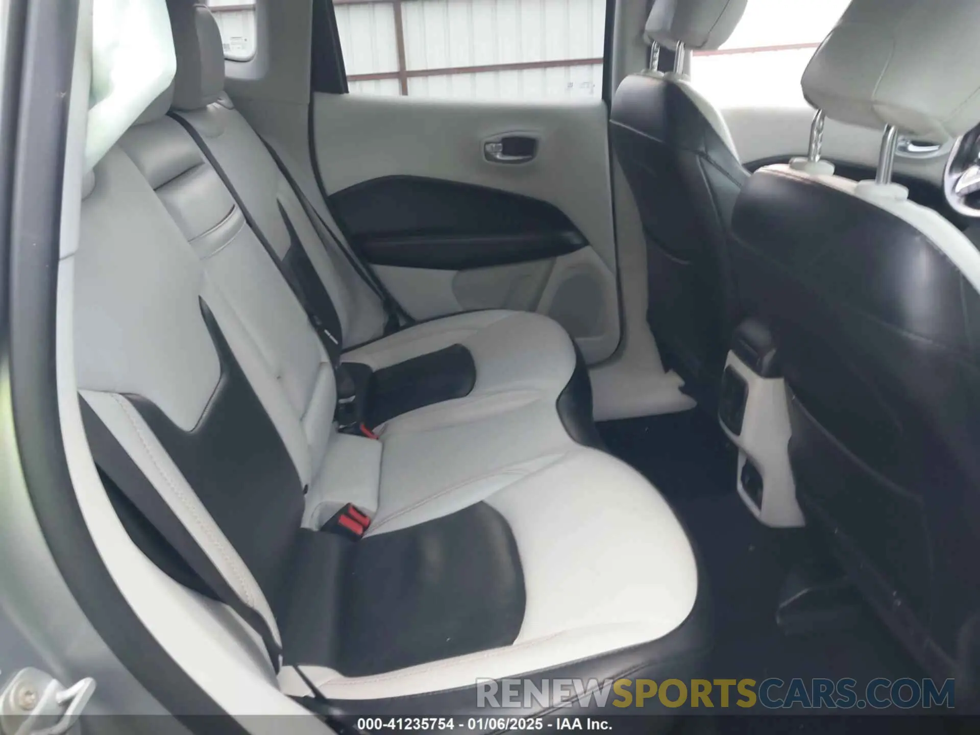 8 Photograph of a damaged car 3C4NJDCB0LT127507 JEEP COMPASS 2020