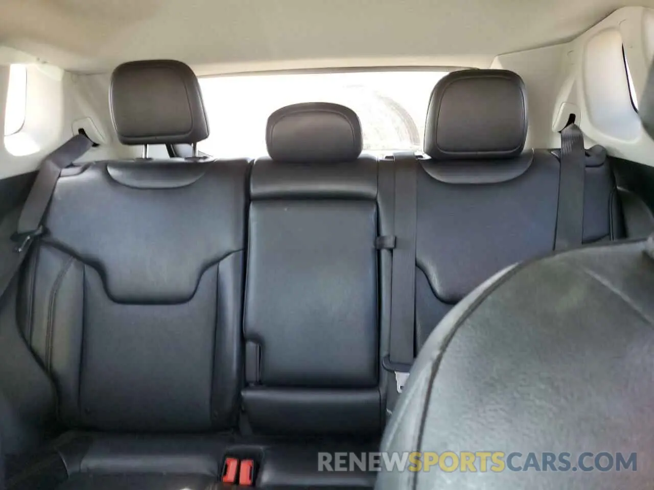 10 Photograph of a damaged car 3C4NJDCB0LT203629 JEEP COMPASS 2020