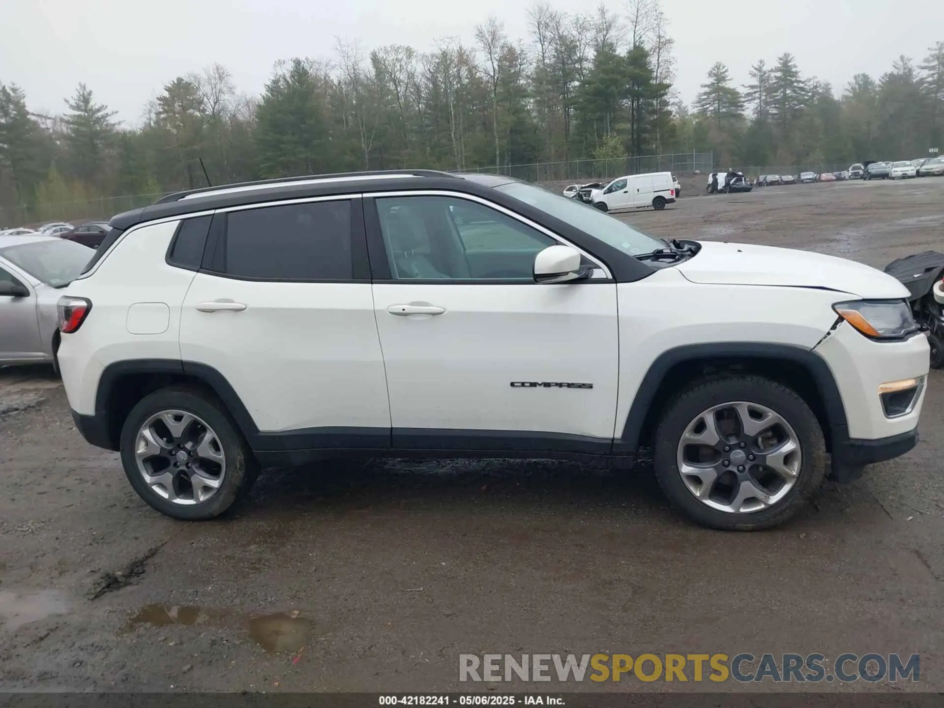 13 Photograph of a damaged car 3C4NJDCB0LT233570 JEEP COMPASS 2020
