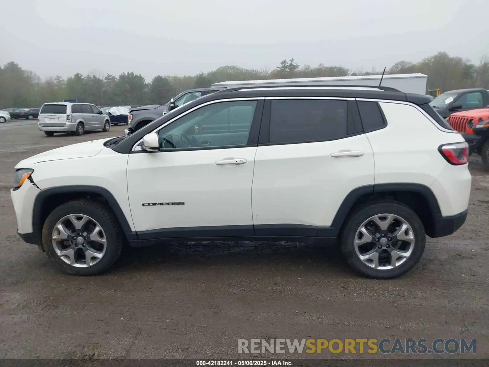 14 Photograph of a damaged car 3C4NJDCB0LT233570 JEEP COMPASS 2020