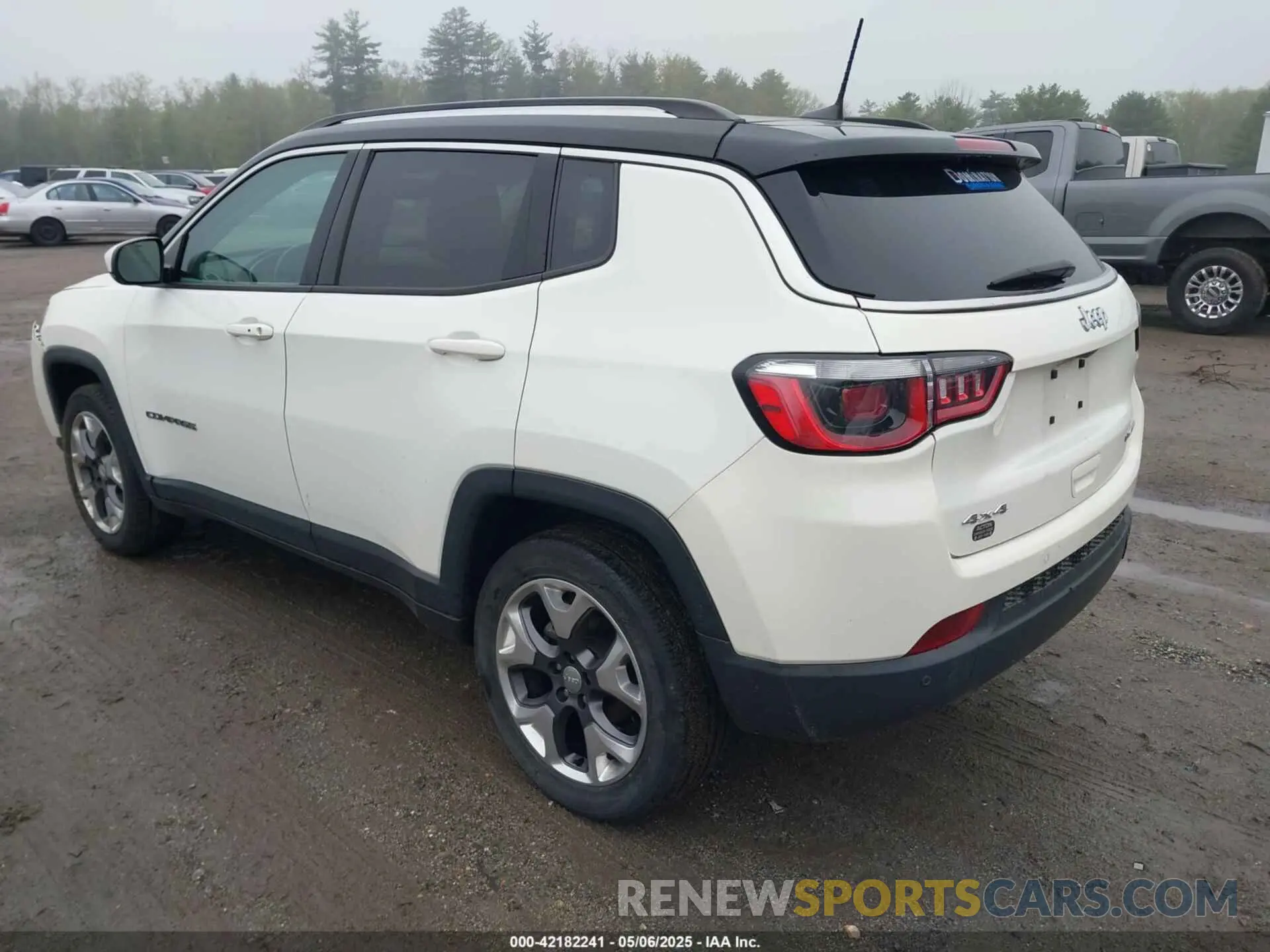 3 Photograph of a damaged car 3C4NJDCB0LT233570 JEEP COMPASS 2020
