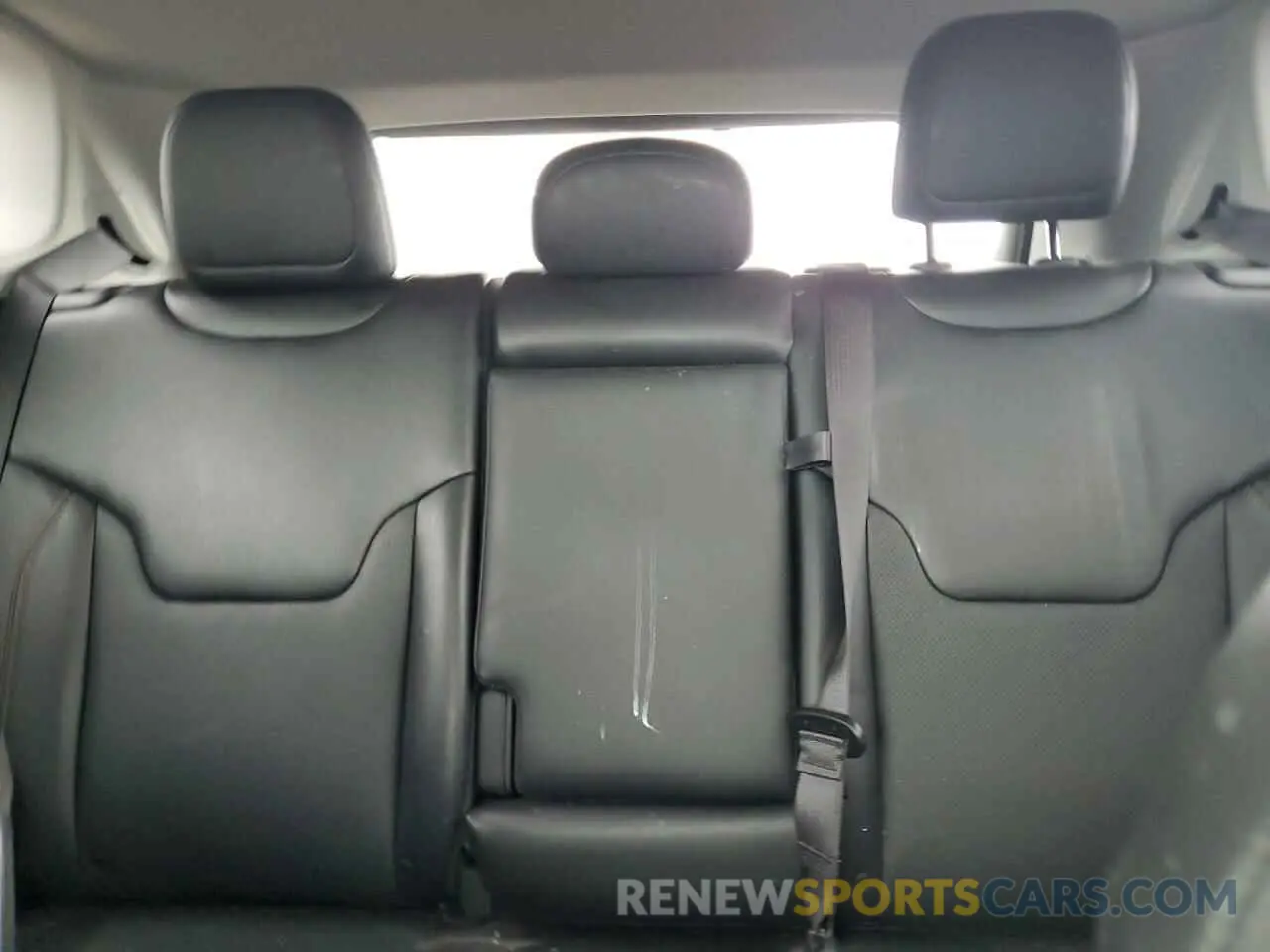 10 Photograph of a damaged car 3C4NJDCB0LT233813 JEEP COMPASS 2020
