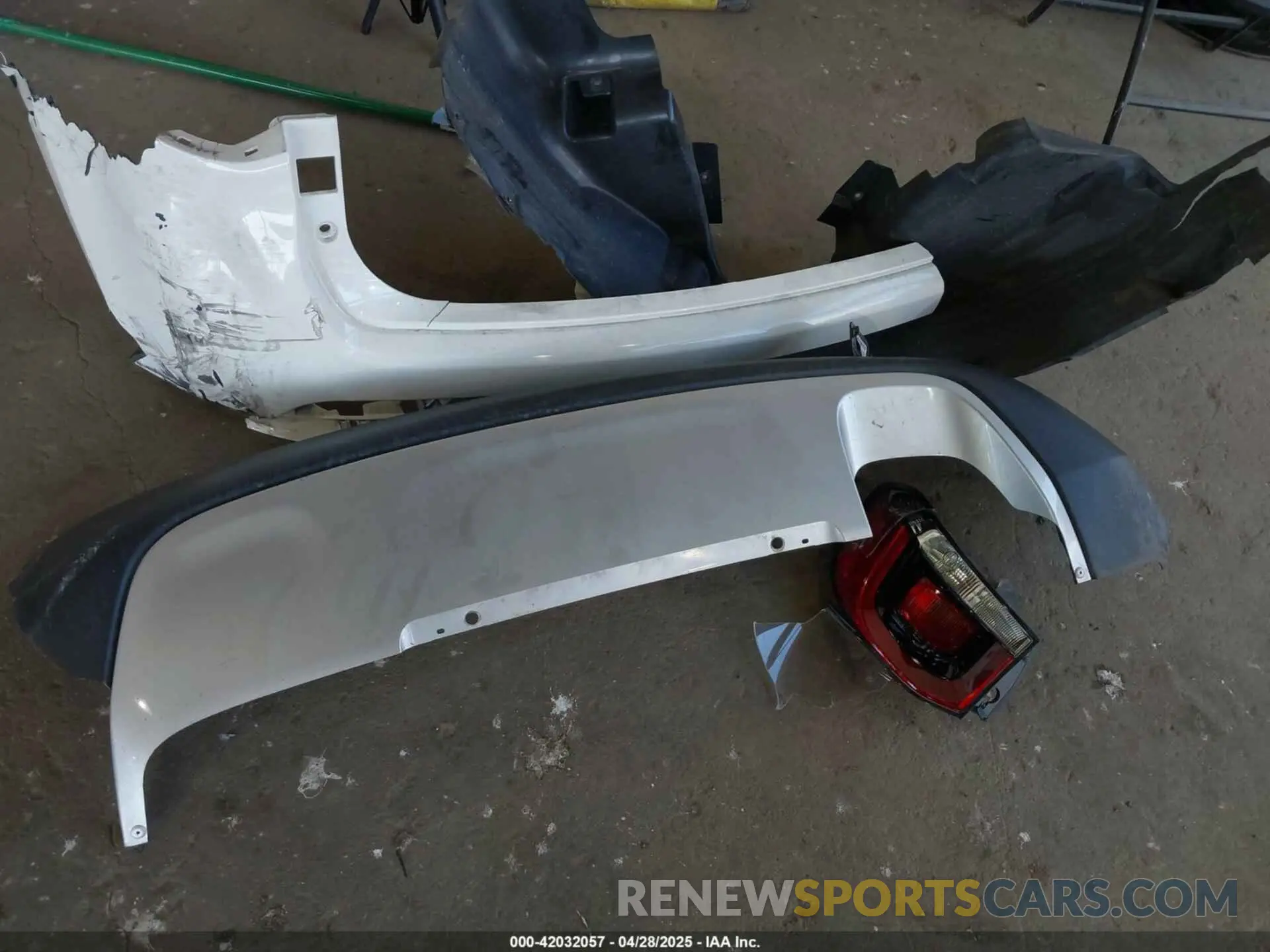 12 Photograph of a damaged car 3C4NJDCB1LT123515 JEEP COMPASS 2020