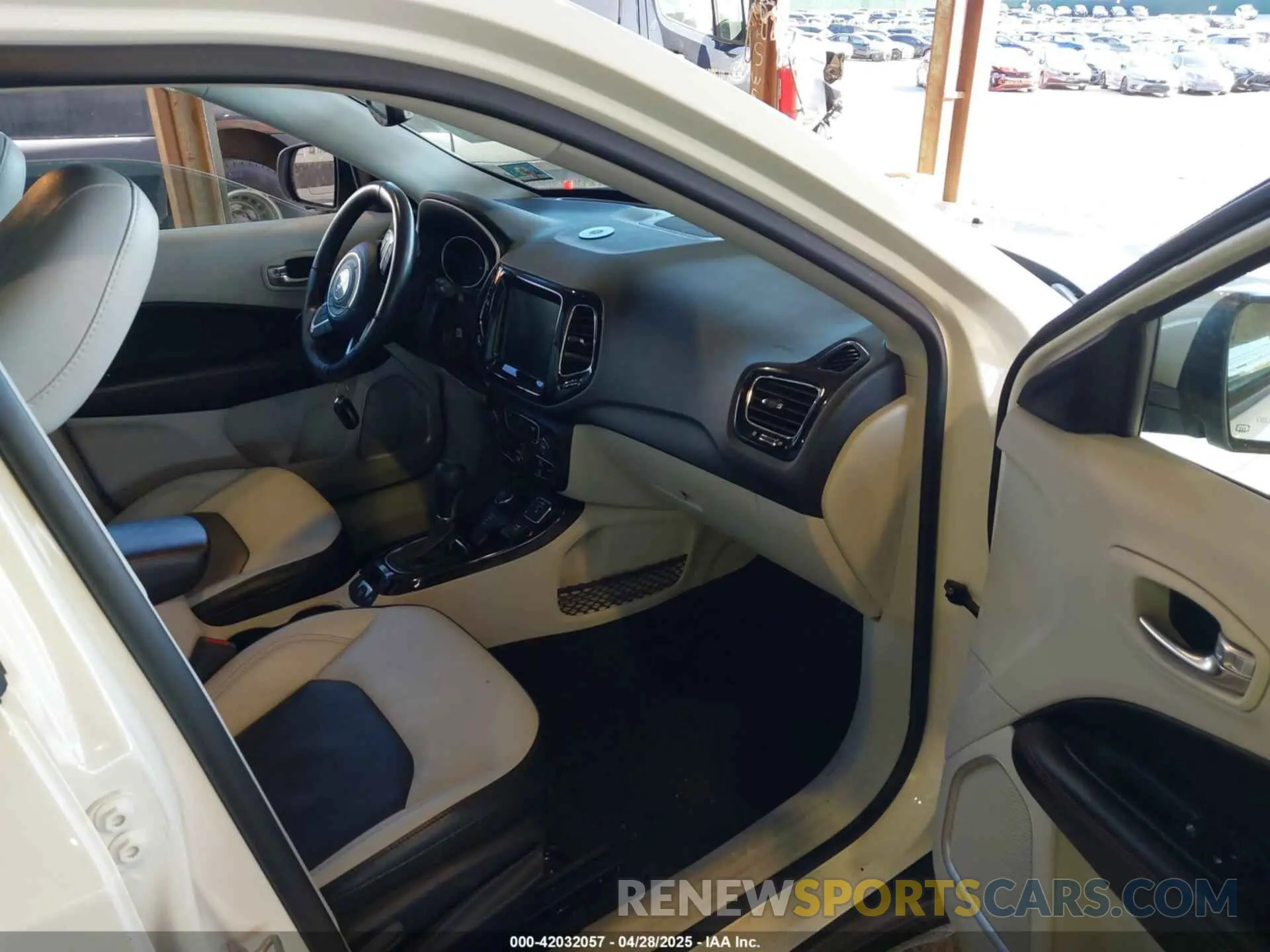 5 Photograph of a damaged car 3C4NJDCB1LT123515 JEEP COMPASS 2020