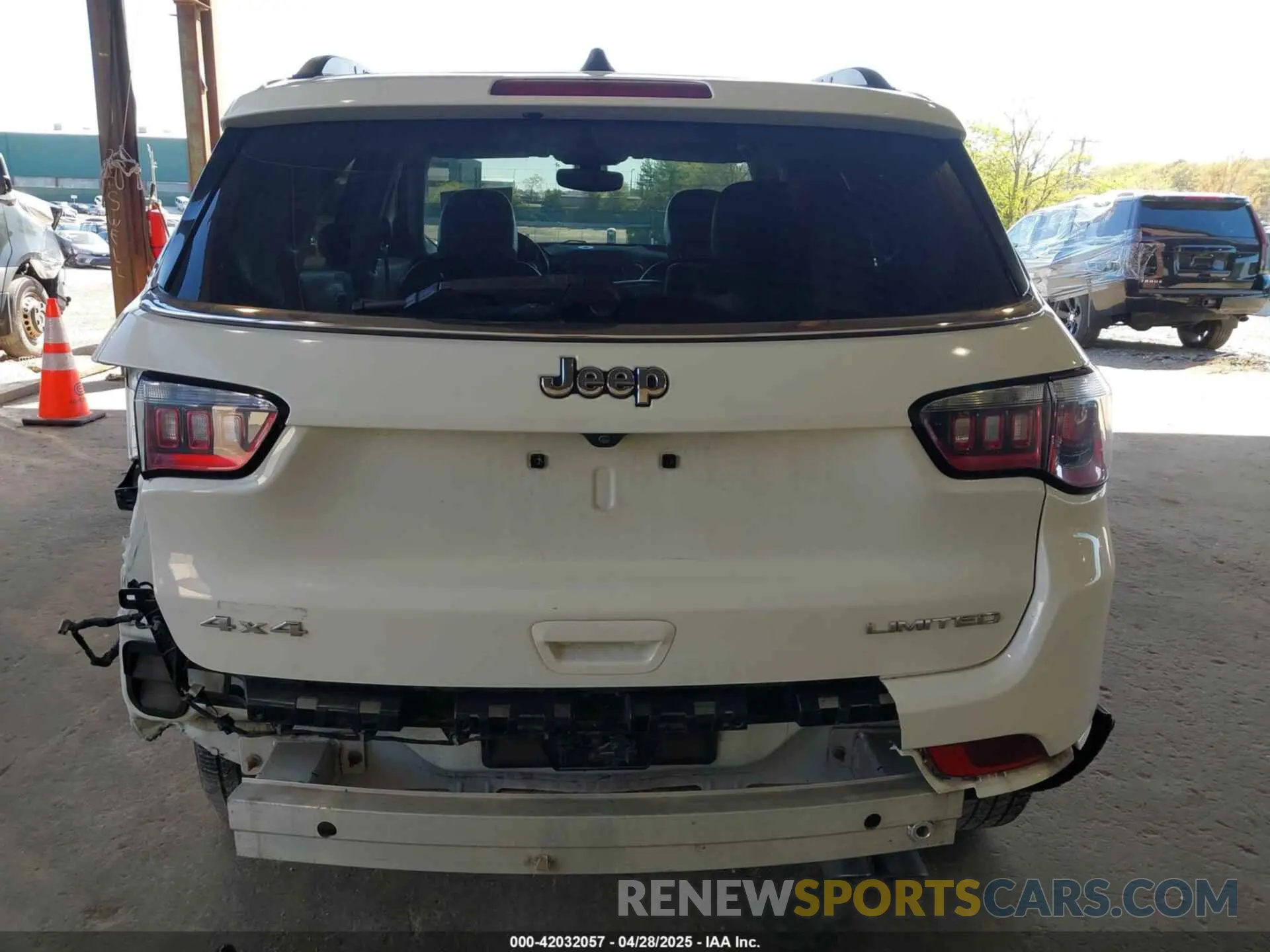 6 Photograph of a damaged car 3C4NJDCB1LT123515 JEEP COMPASS 2020