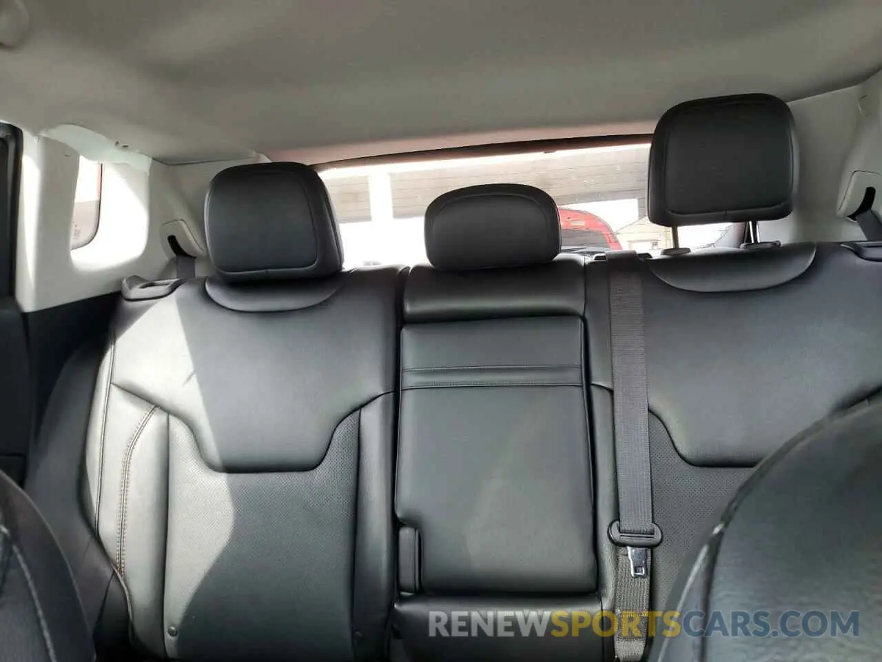 10 Photograph of a damaged car 3C4NJDCB1LT128083 JEEP COMPASS 2020